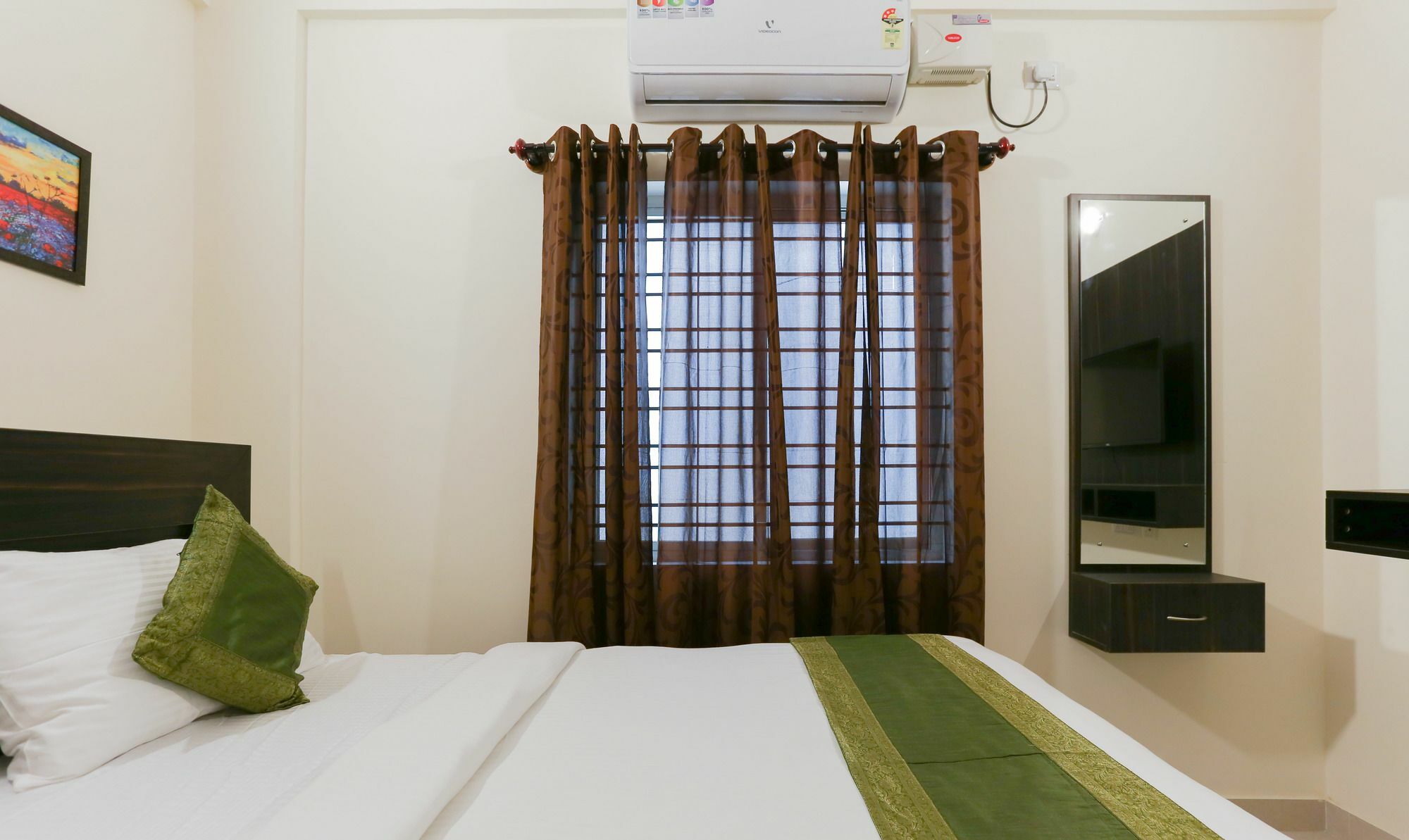 Oyo 14272 Manyata Palace Hotel Bangalore