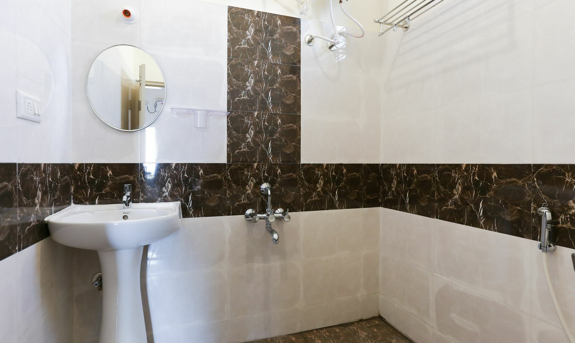 Hotel Oyo 14272 Manyata Palace 3*