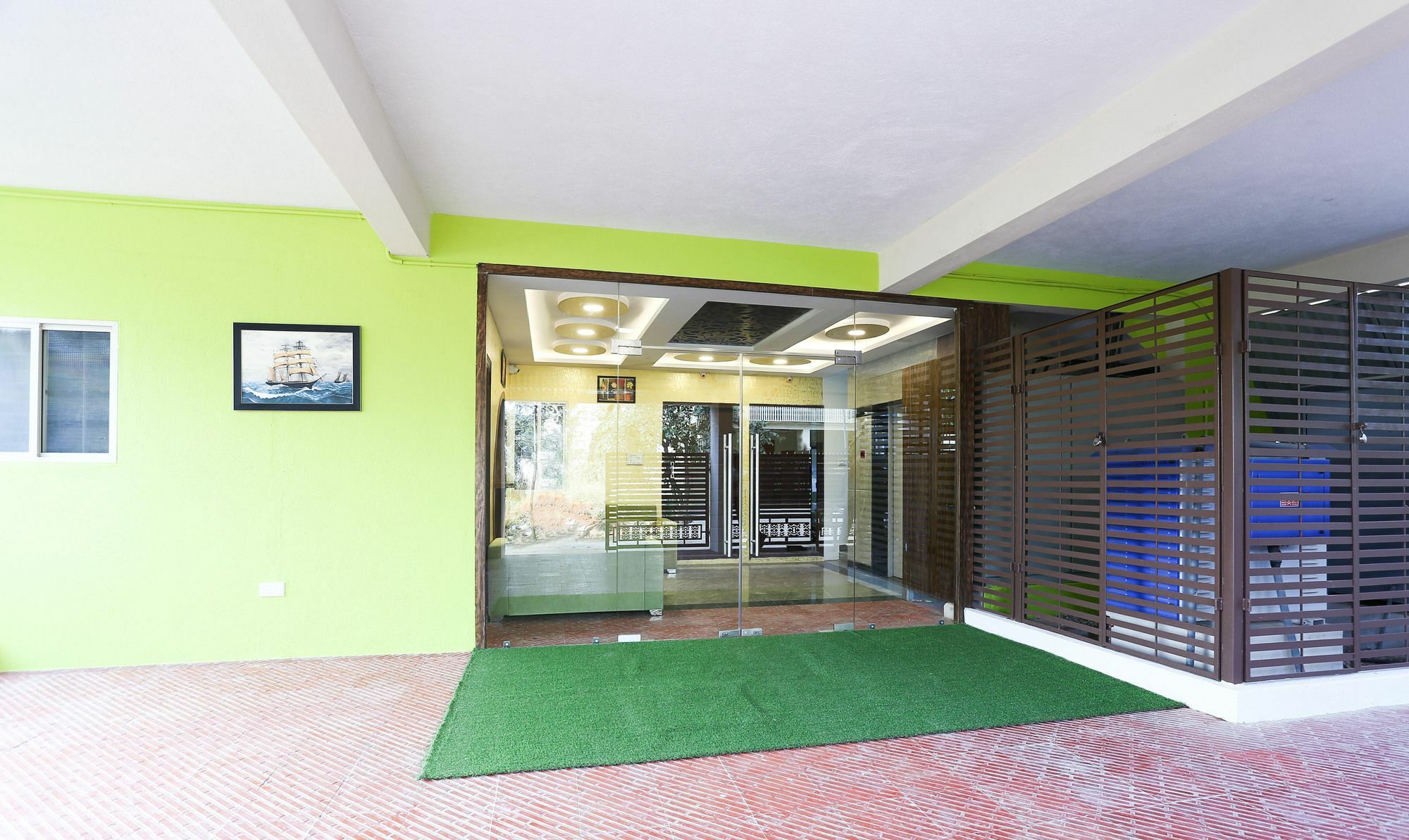Hotel Oyo 14272 Manyata Palace Bangalore