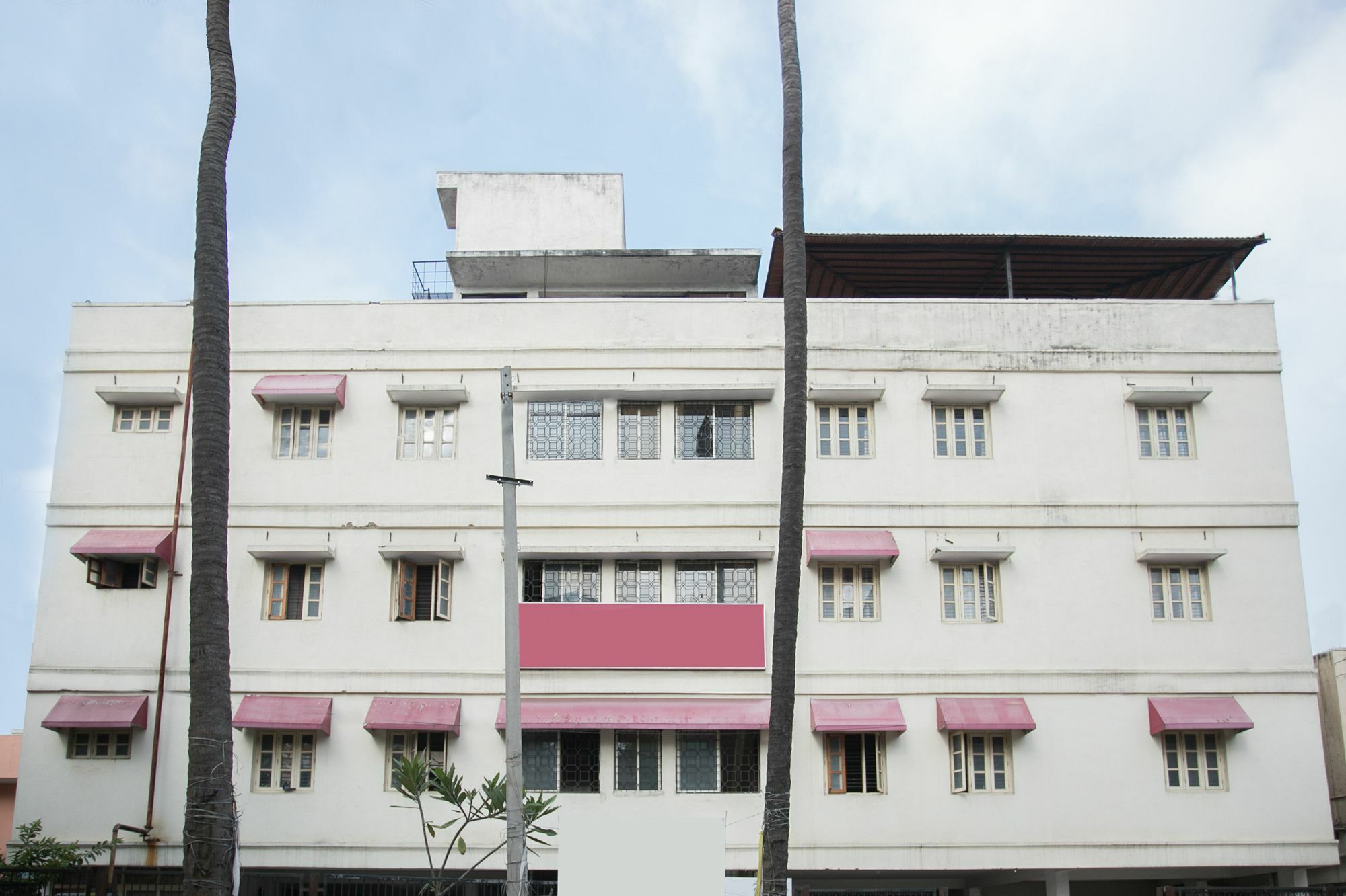 Oyo 10473 Basavanagudi Hotel