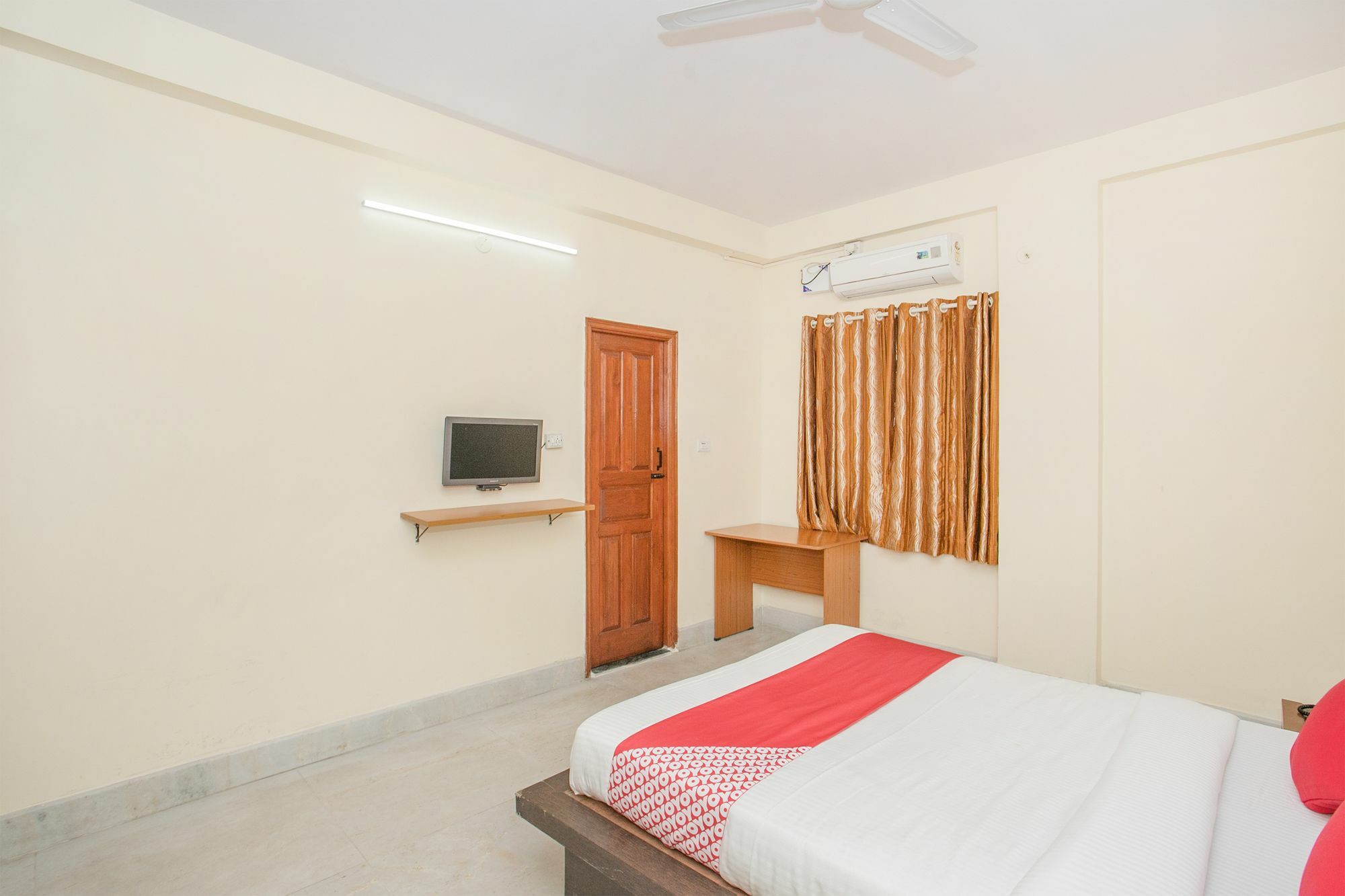 Oyo 10473 Basavanagudi Hotel