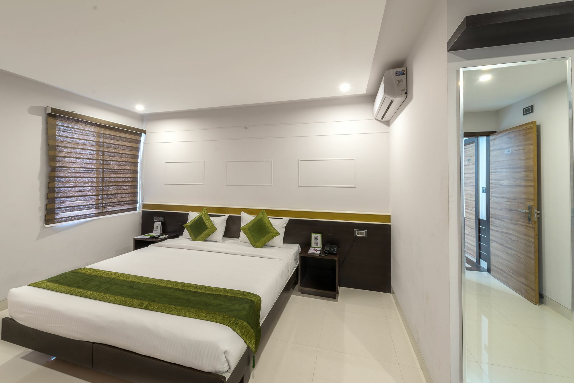 Hotel Treebo Raj Premier, Indiranagar Bangalore