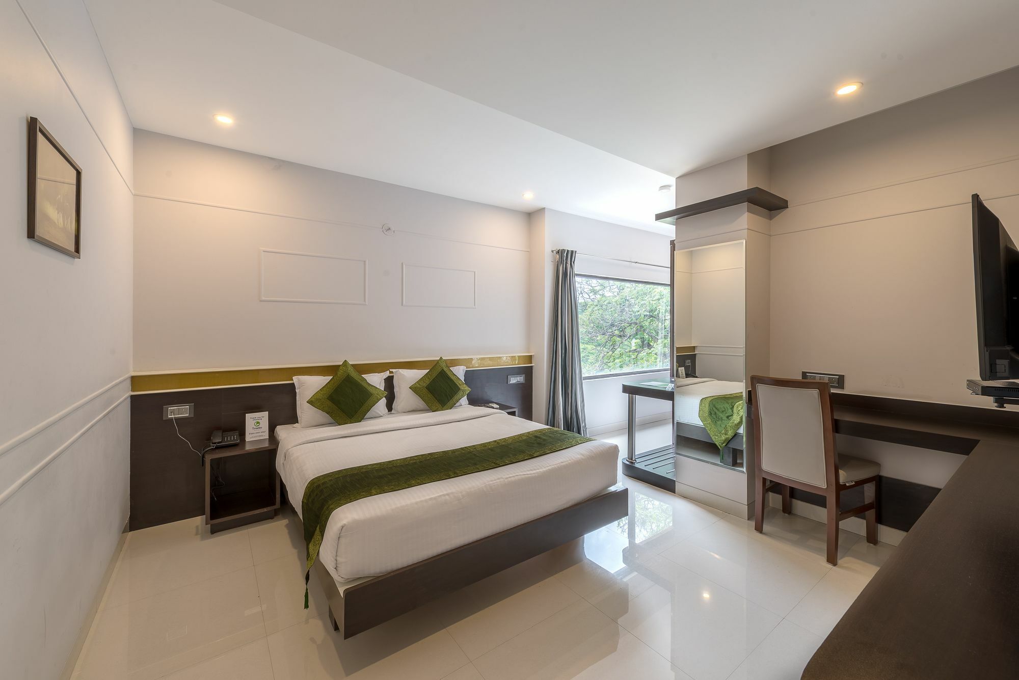 Treebo Raj Premier, Indiranagar Hotel Bangalore