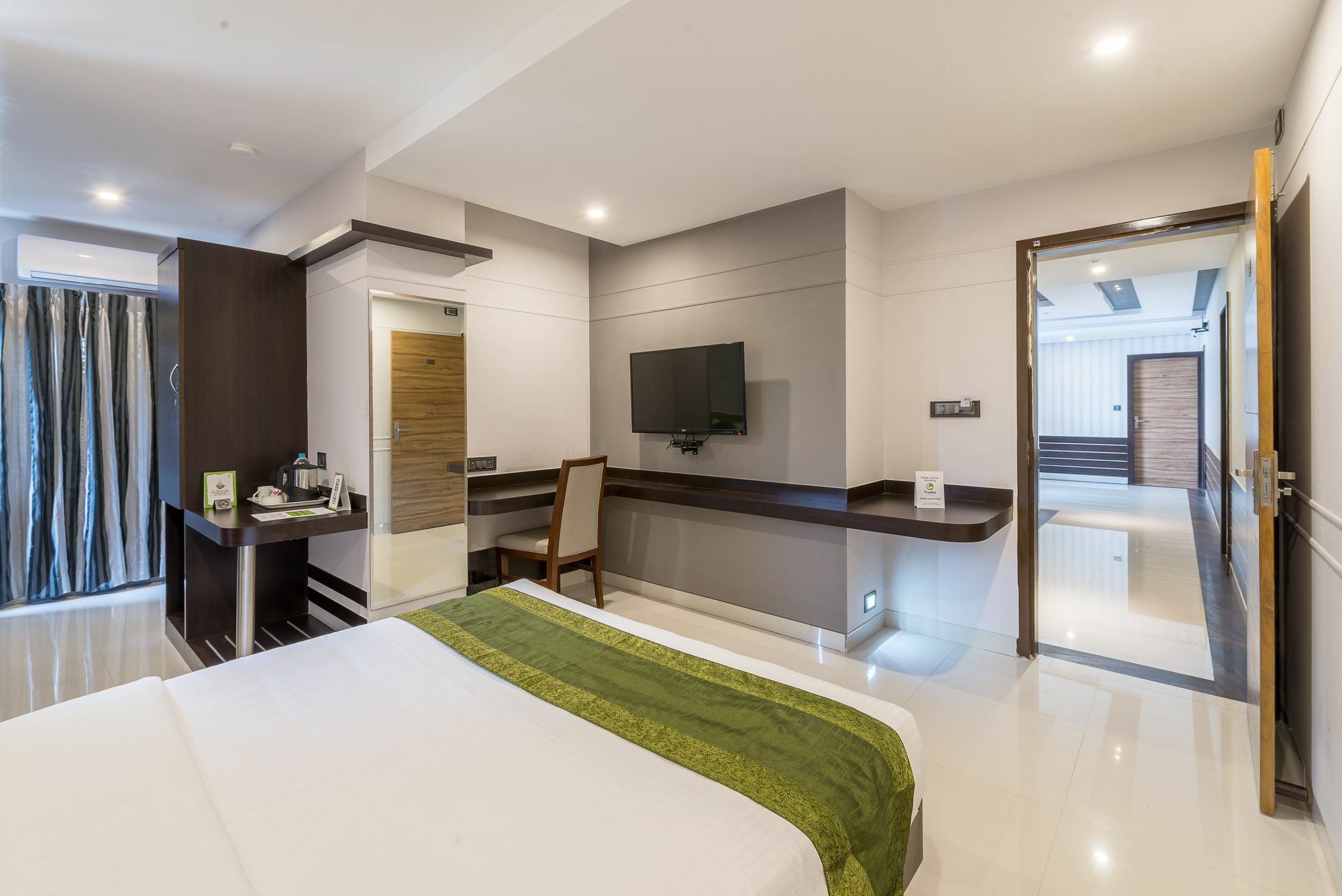 Treebo Raj Premier, Indiranagar Hotel 3*