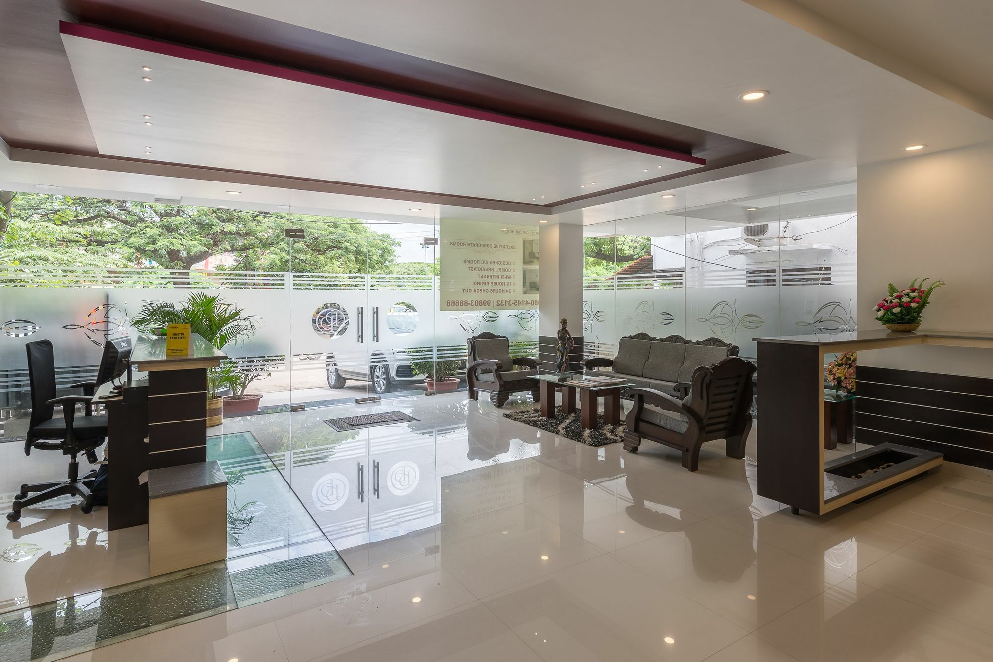 Treebo Raj Premier, Indiranagar Hotel