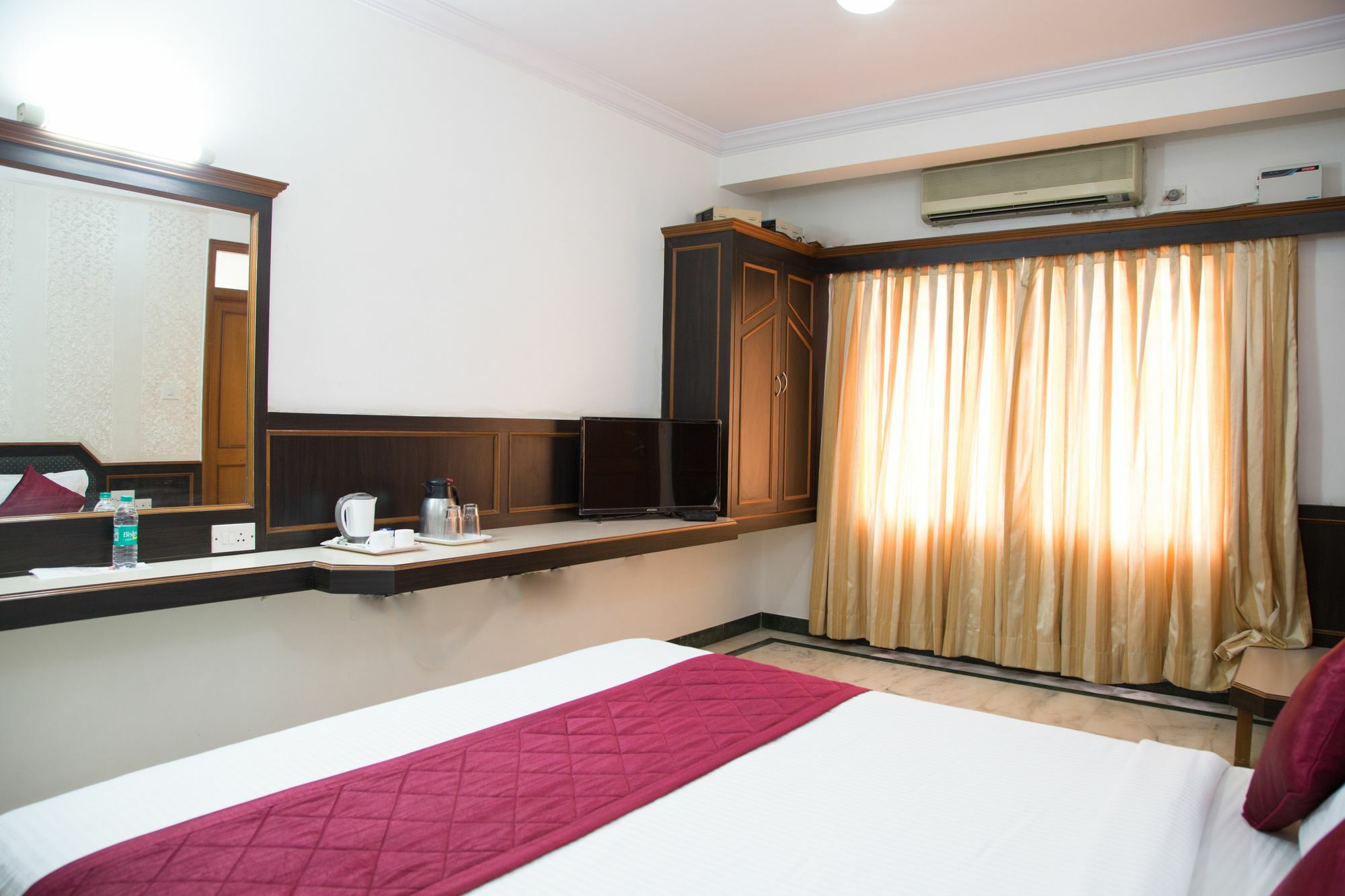 Oyo Majestic 2 Hotel