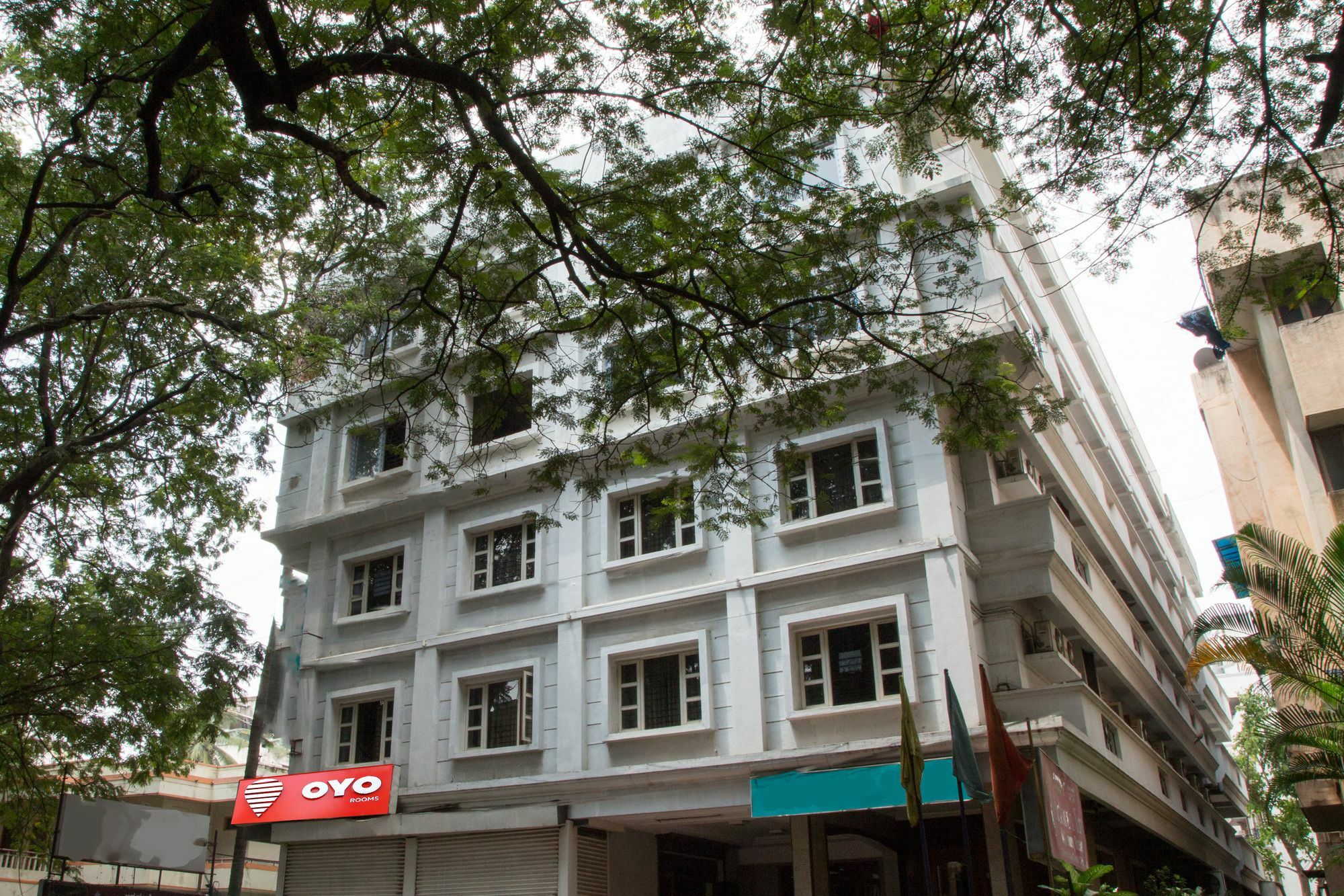 Oyo Majestic 2