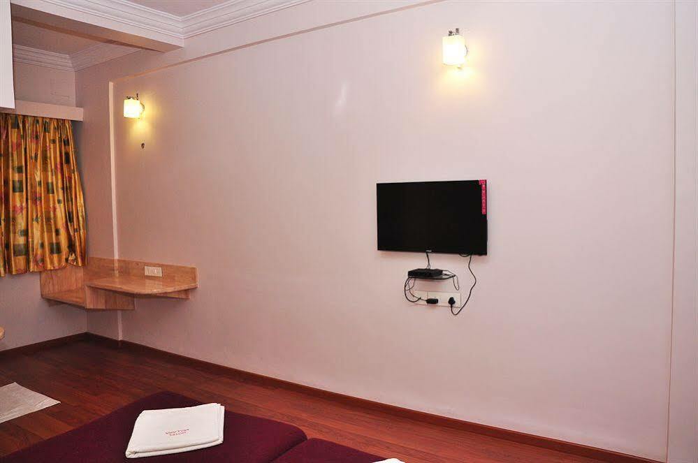 Hotel Vellara Bangalore