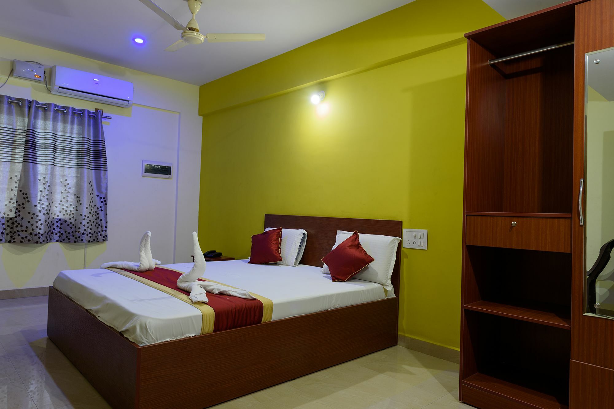 Oyo Flagship Alankar Residency Bangalore