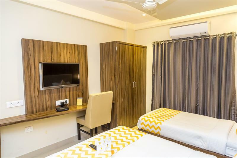 Hotel Plaza Heights 3*