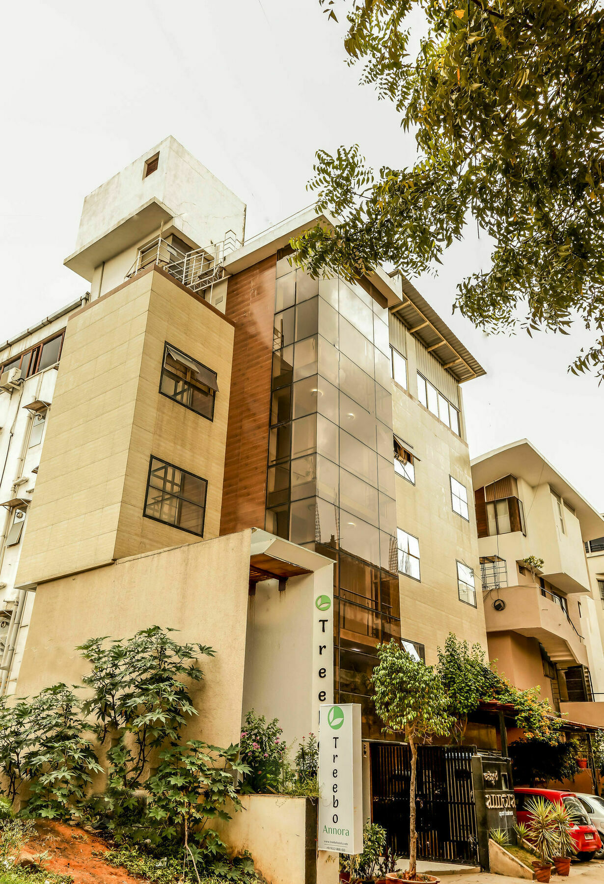 Cosmo Annora Hotel 3*