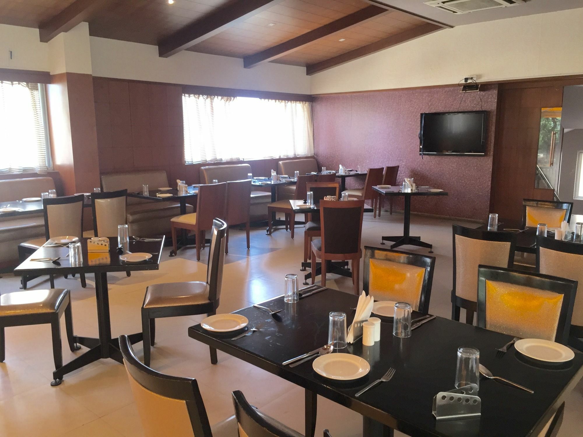 Hotel Octave - Residency Rd 3*