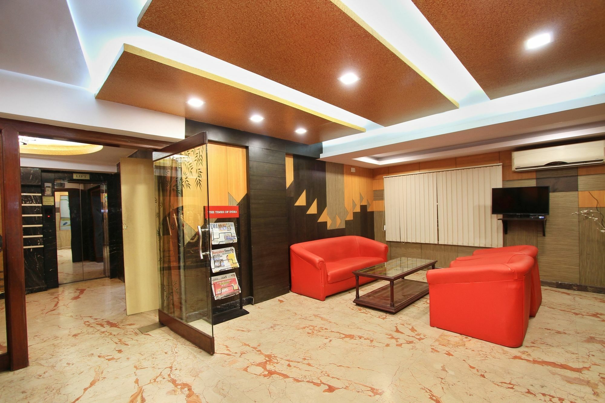 Aura Hotel 3*