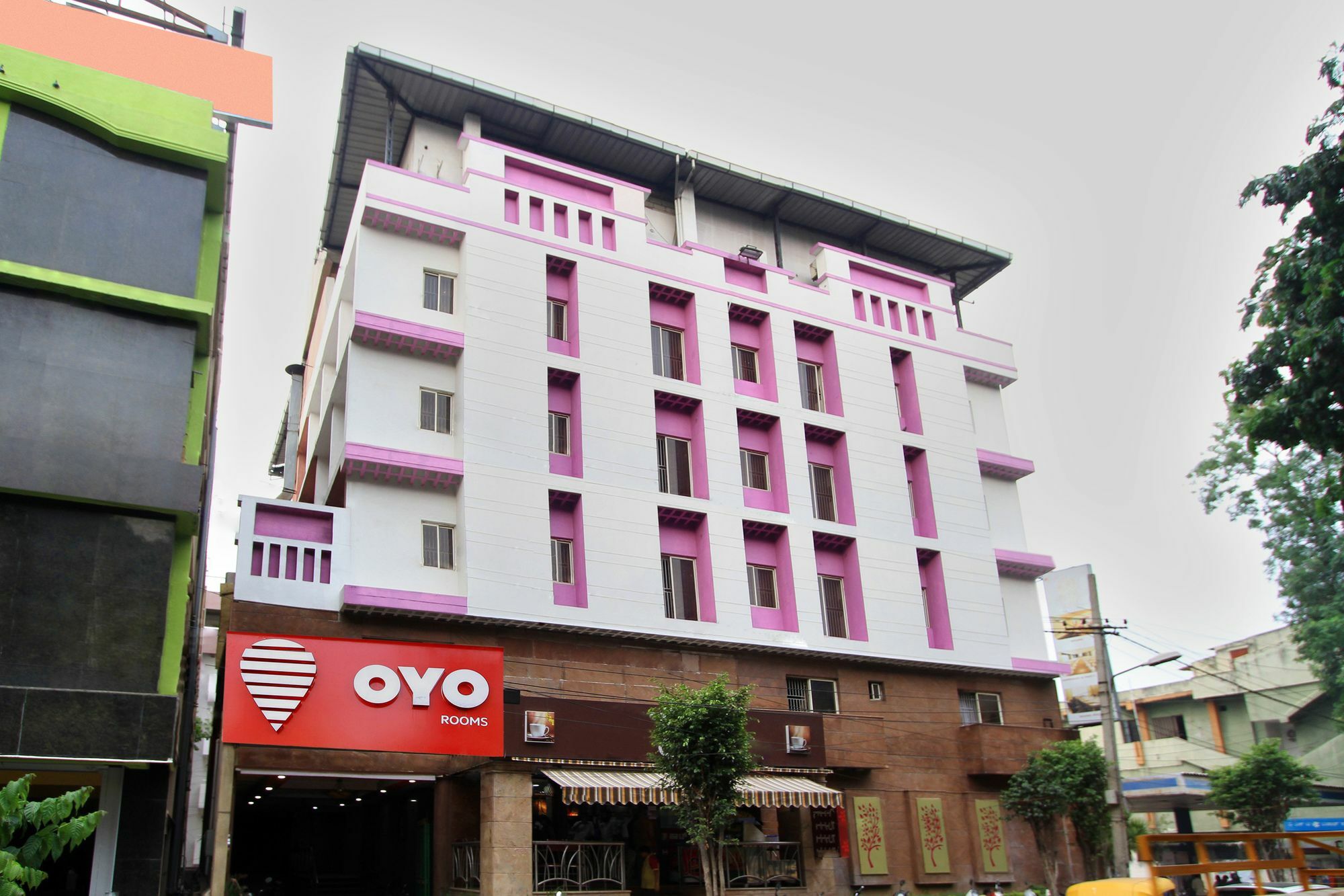 Aura Hotel