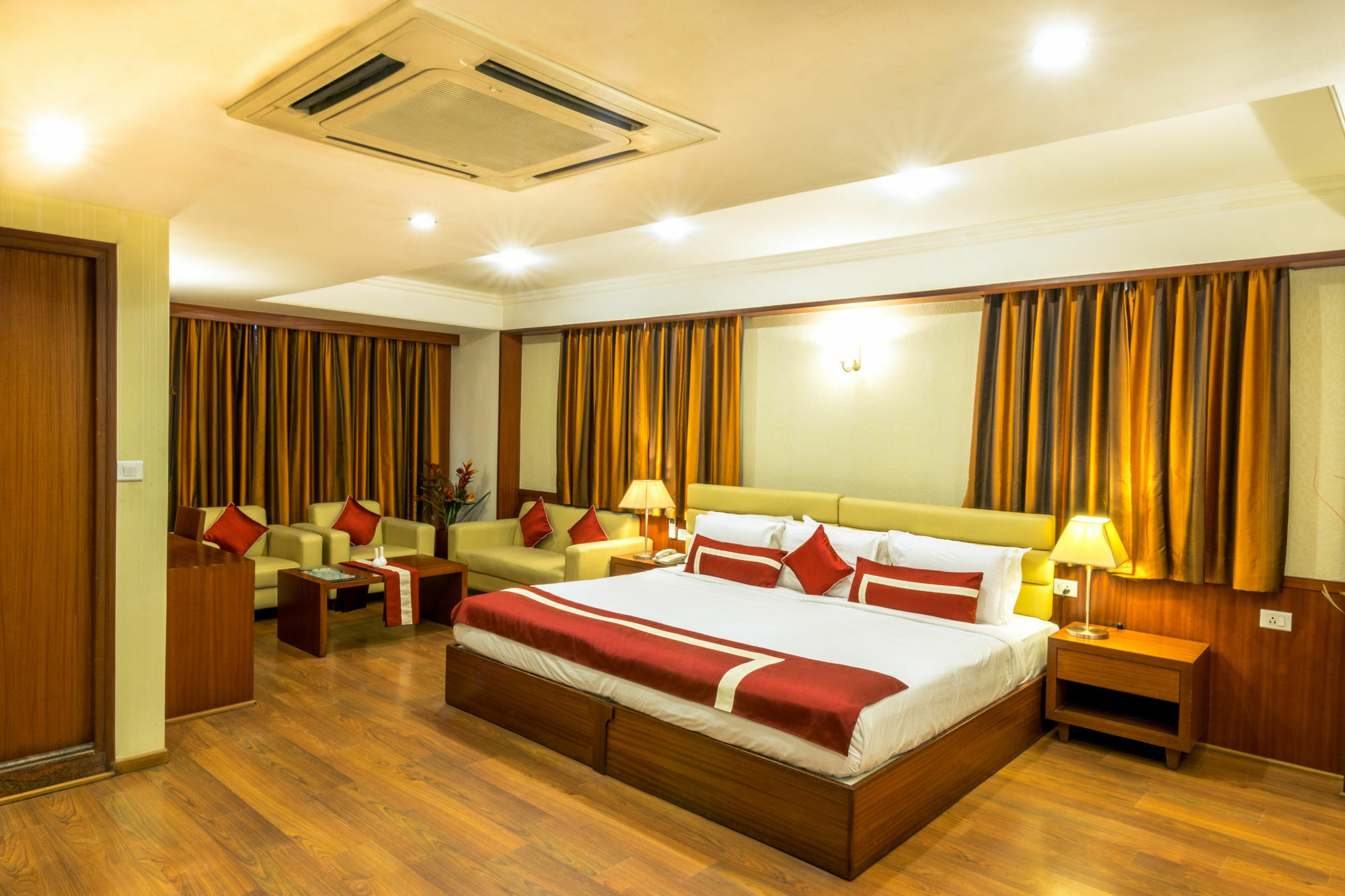 Hotel Octave - Residency Rd 3*