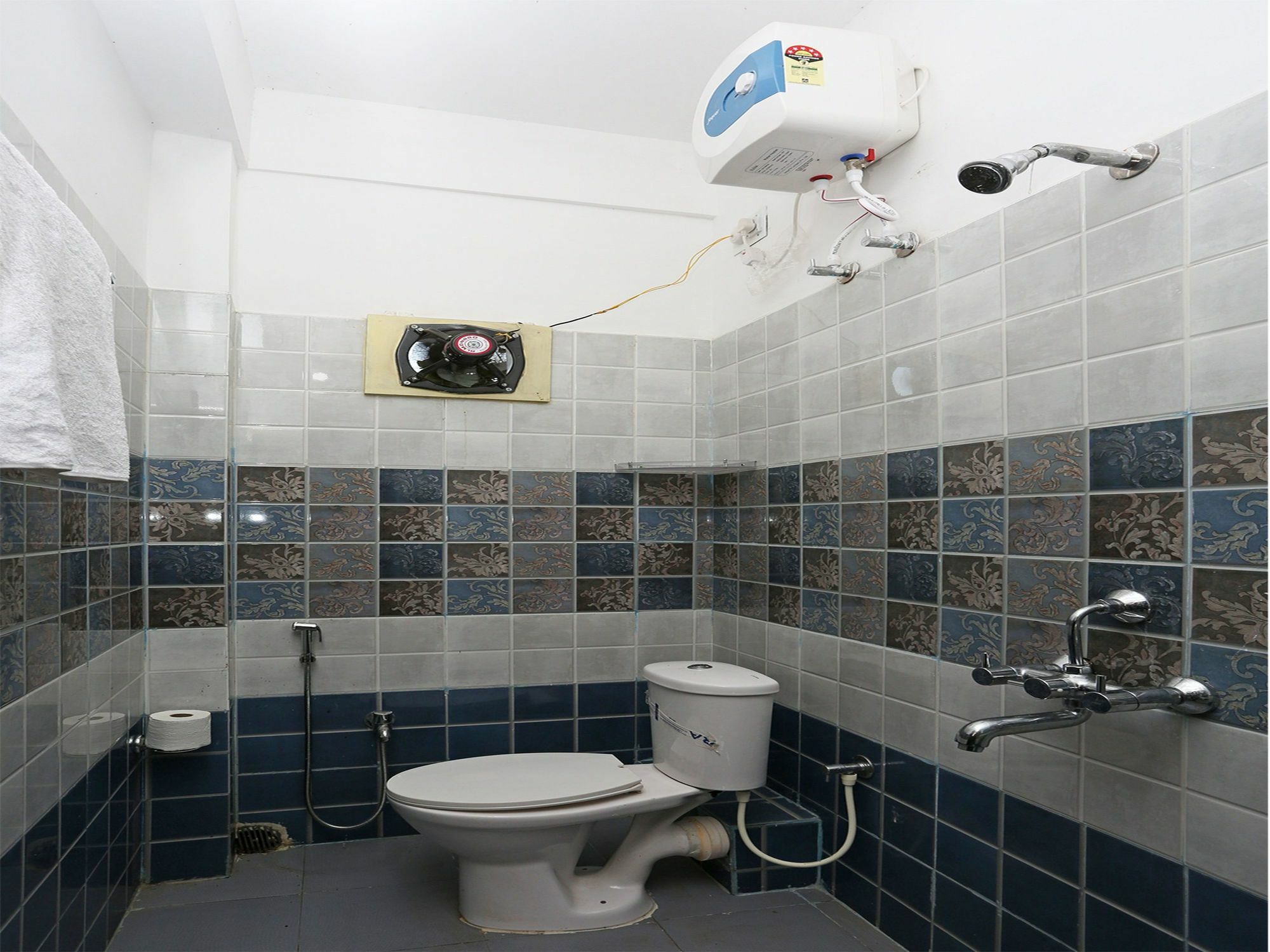 Aura Hotel 3*