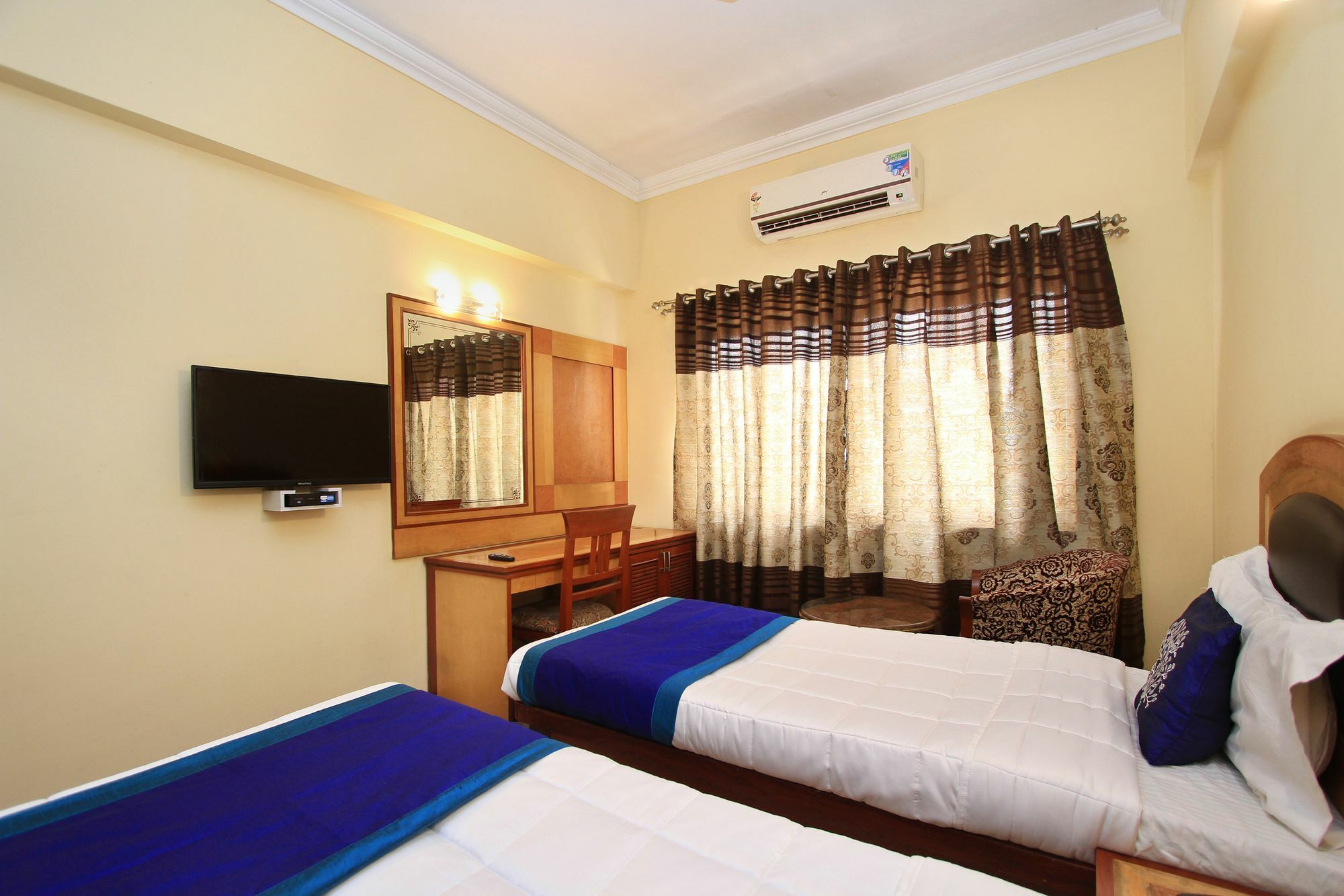 Hotel Aura