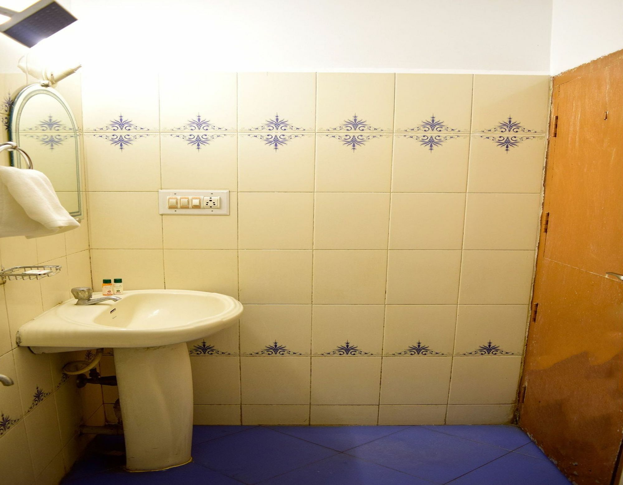 Fabhotel Shivaals Residency - Rajajinagar 3*