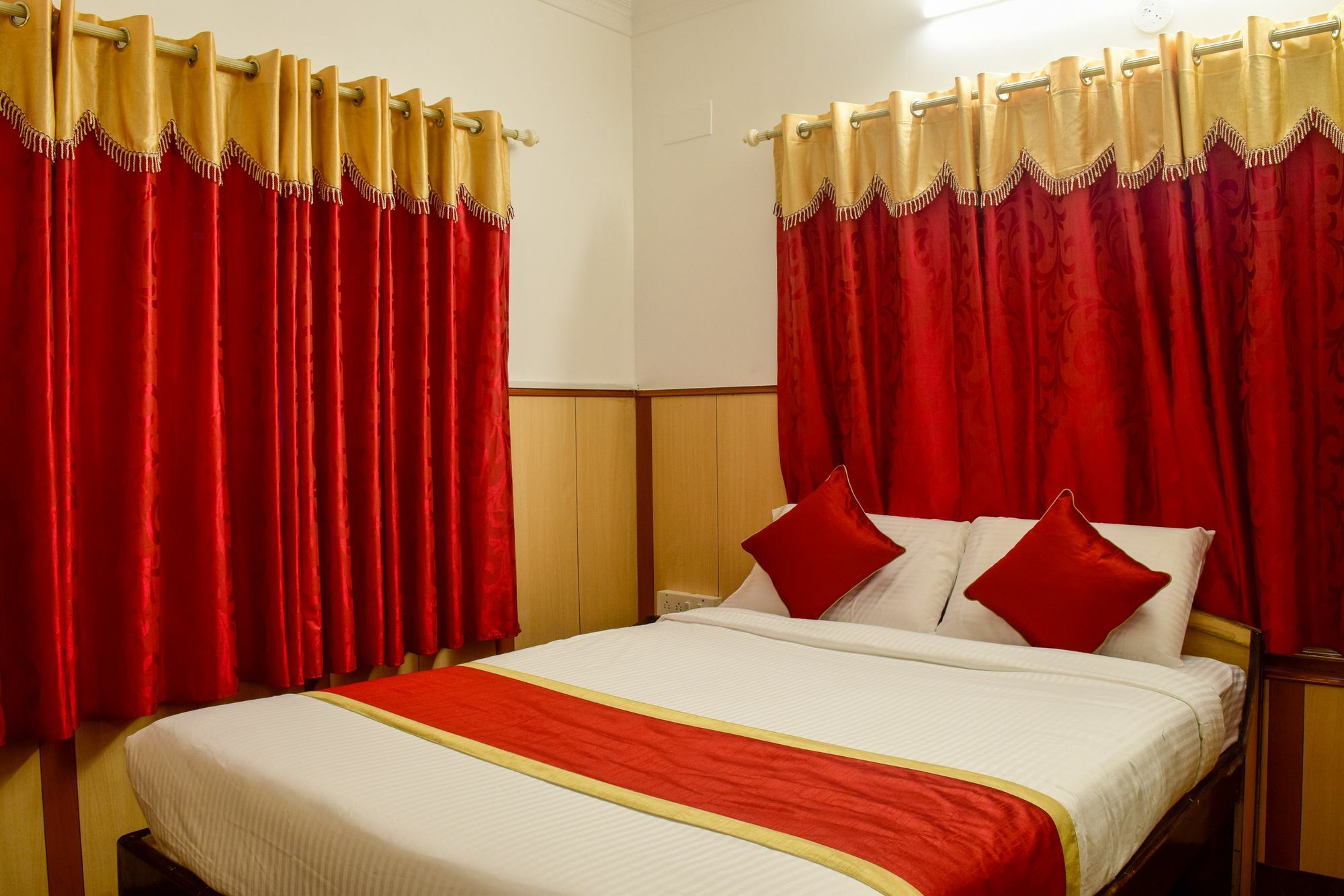 Fabhotel Shivaals Residency - Rajajinagar Hotel