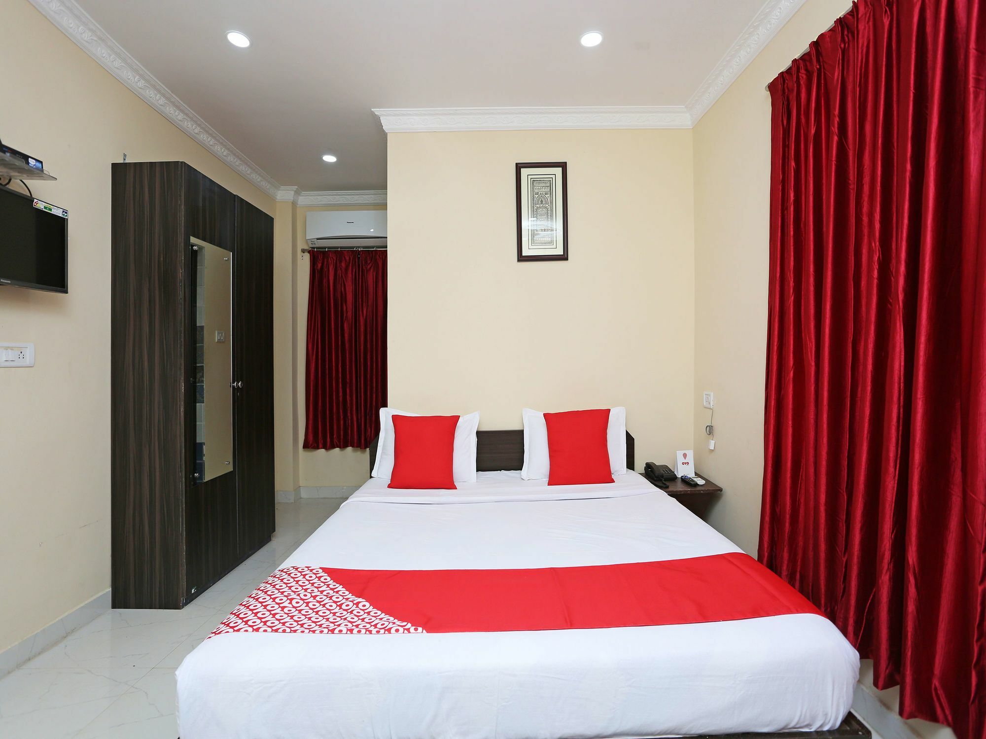 Aura Hotel
