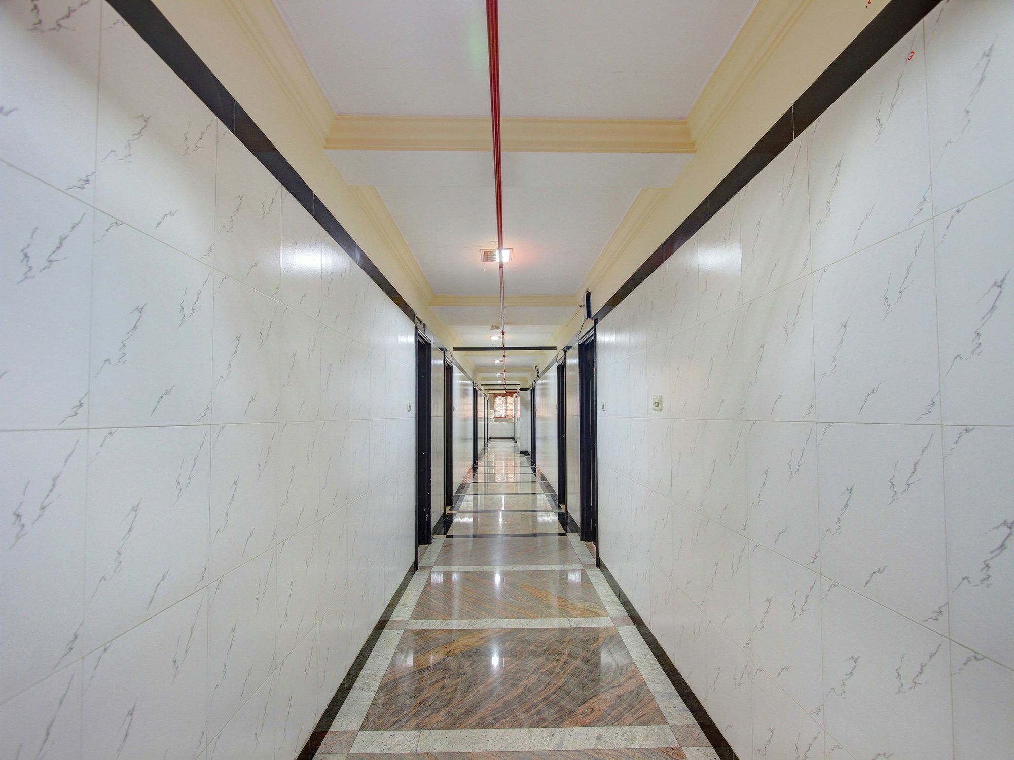 Hotel Oyo 12985 Sabharwal Viceroy