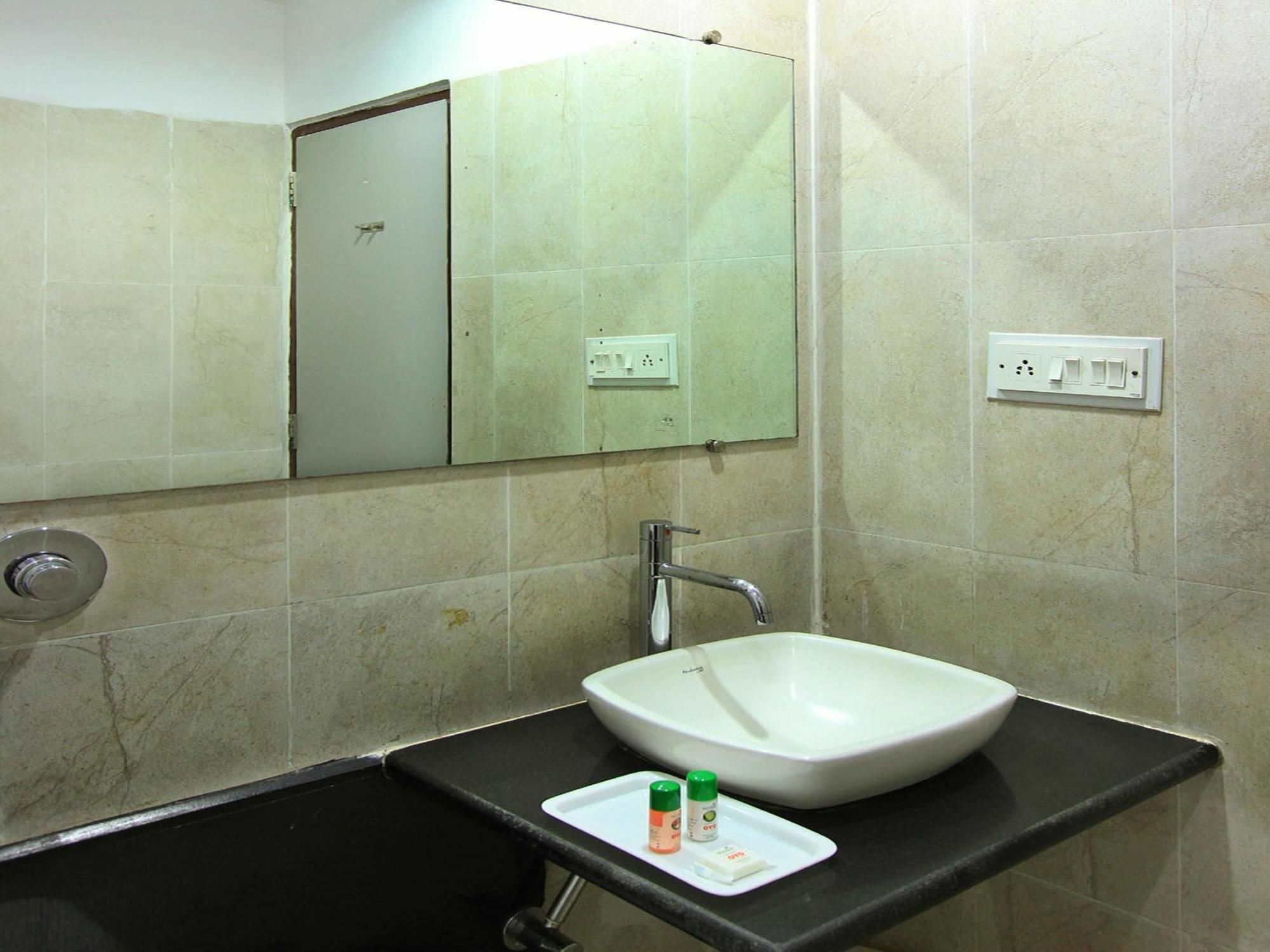 Oyo 656 Grand Continent Hotel 2*