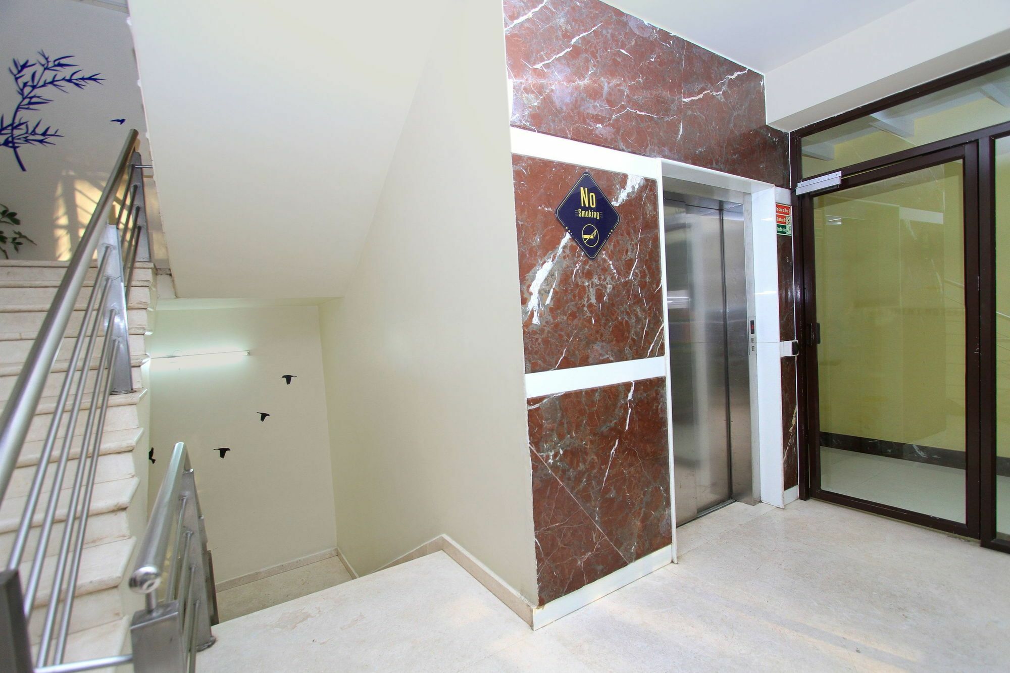 Oyo 656 Grand Continent Hotel 2*