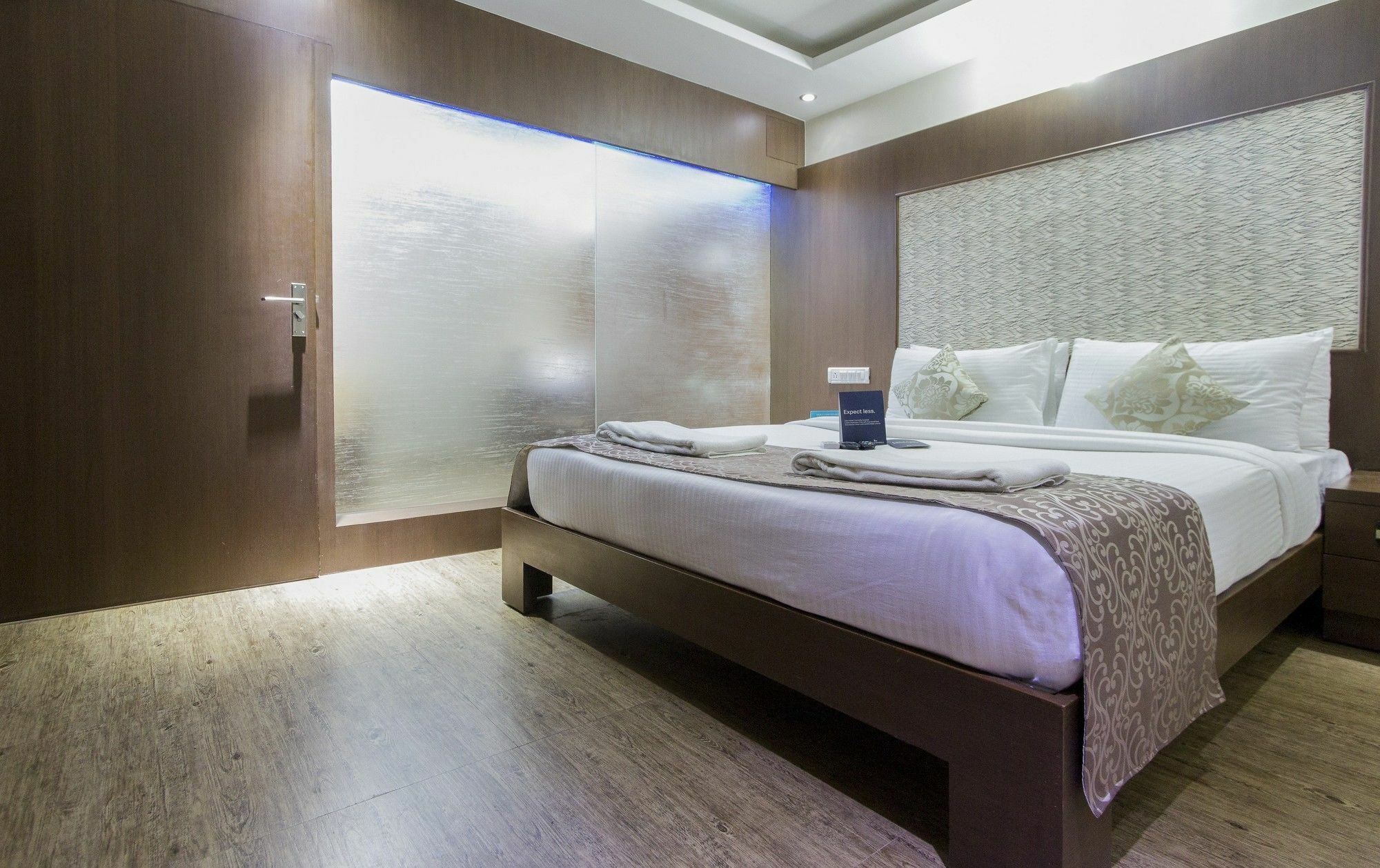 Acomodação com café da manhã  R D Suites Koramangala