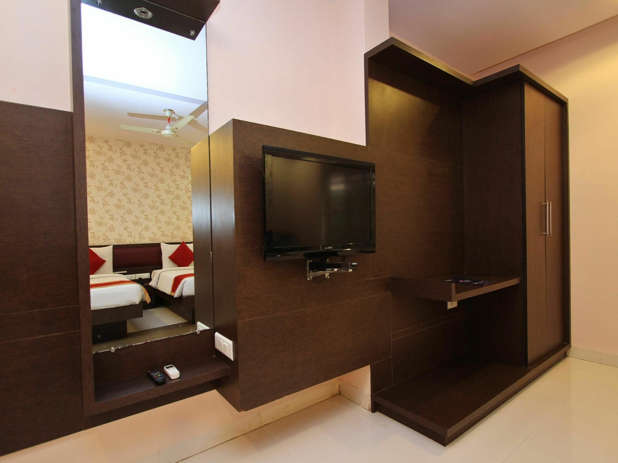 Hotel Oyo 656 Grand Continent 2*