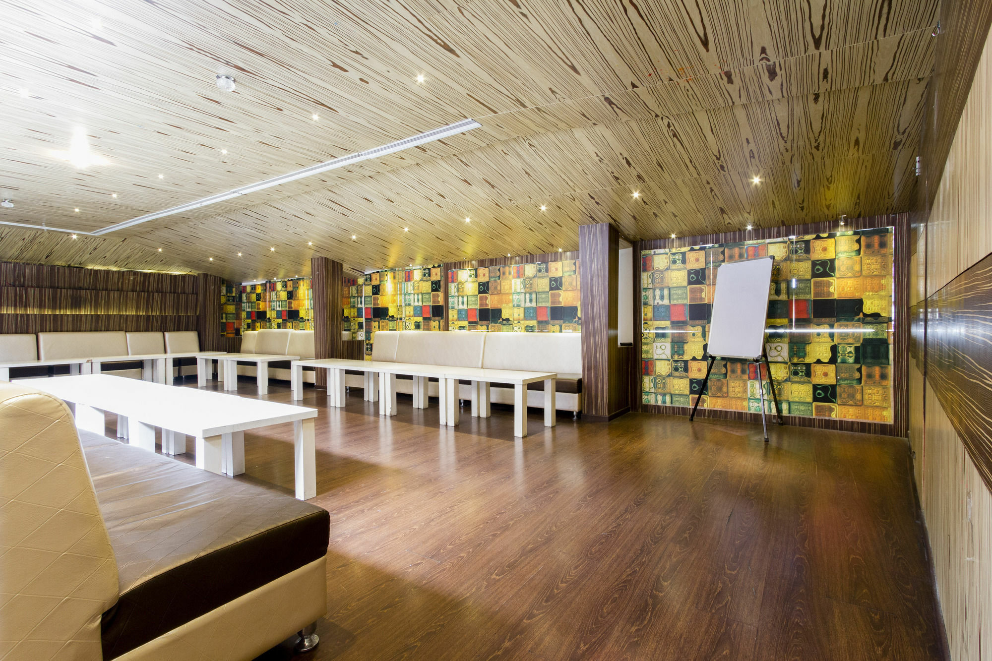 R D Suites Koramangala Acomodação com café da manhã  3*