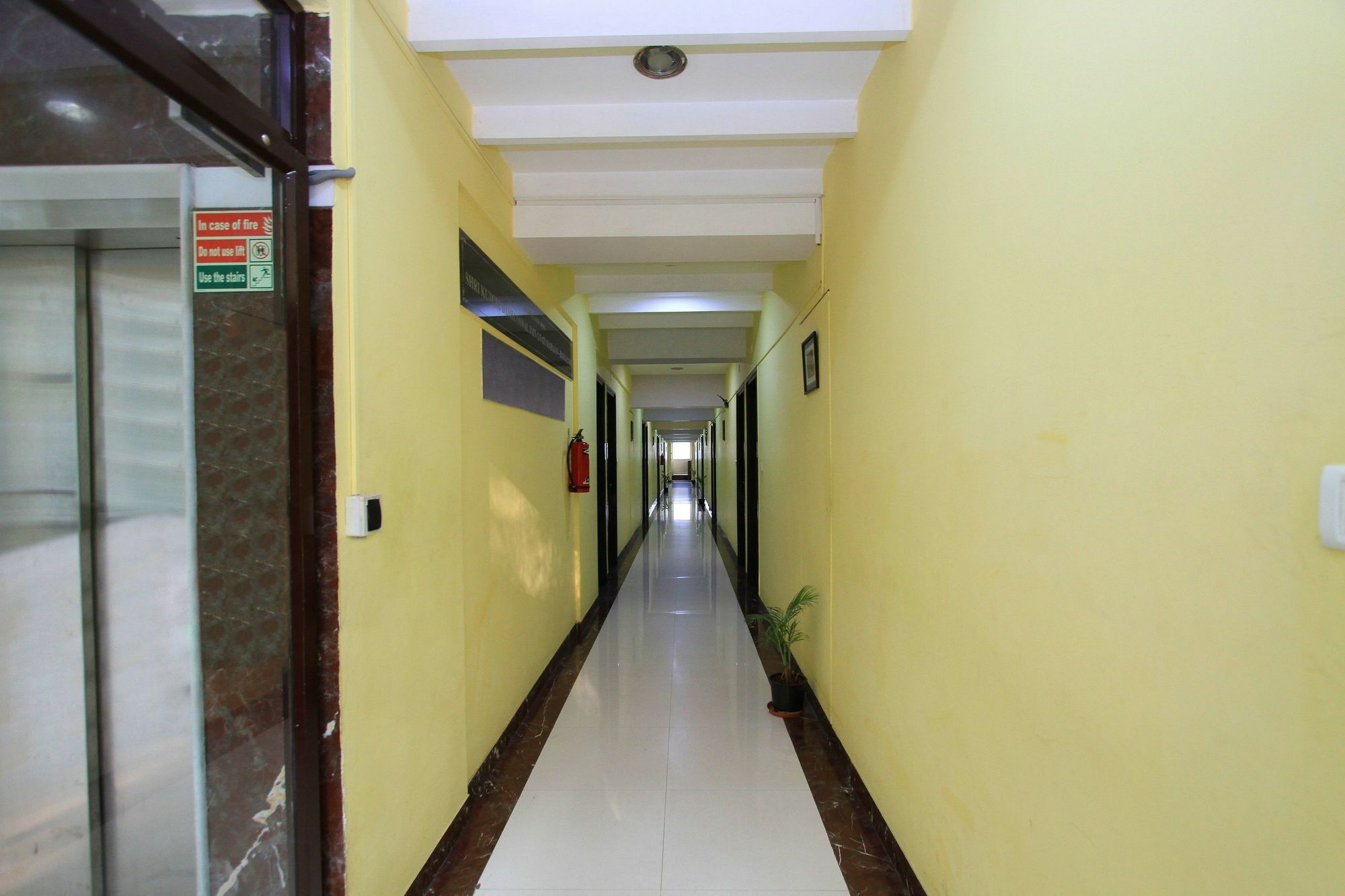 Oyo 656 Grand Continent Hotel Bangalore