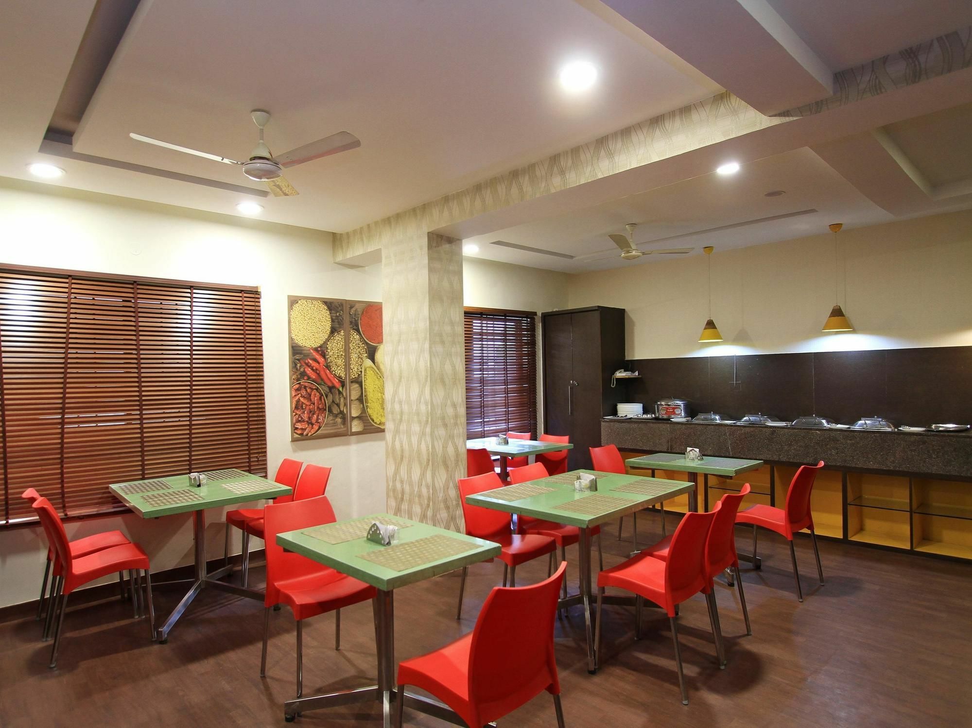 Hotel Oyo 656 Grand Continent