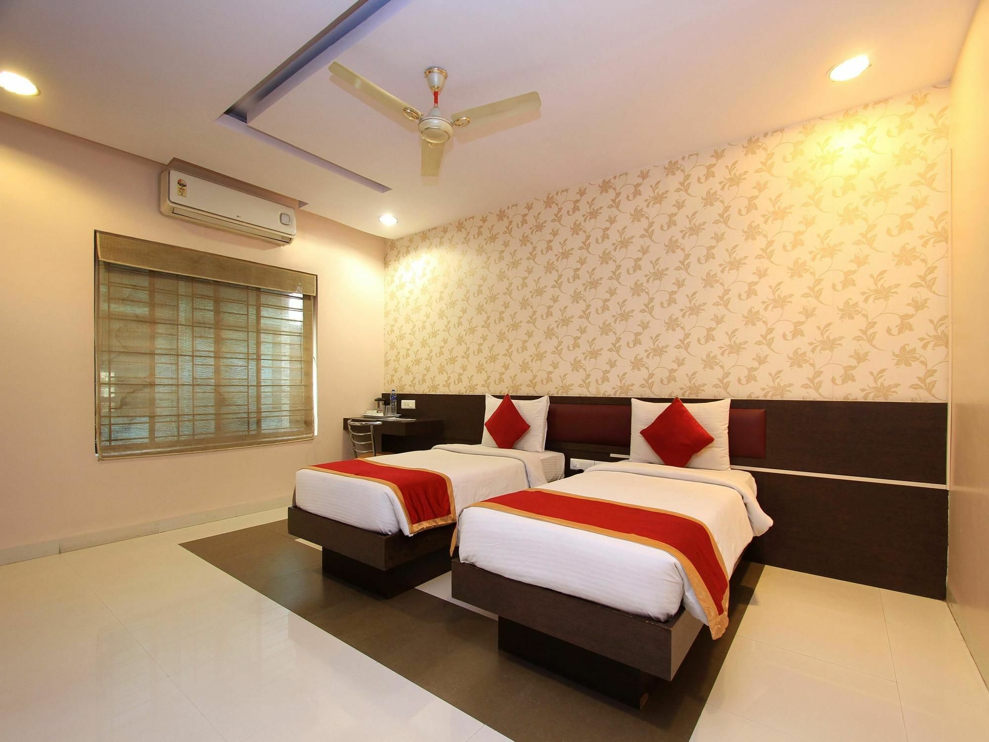 Oyo 656 Grand Continent 2* Bangalore