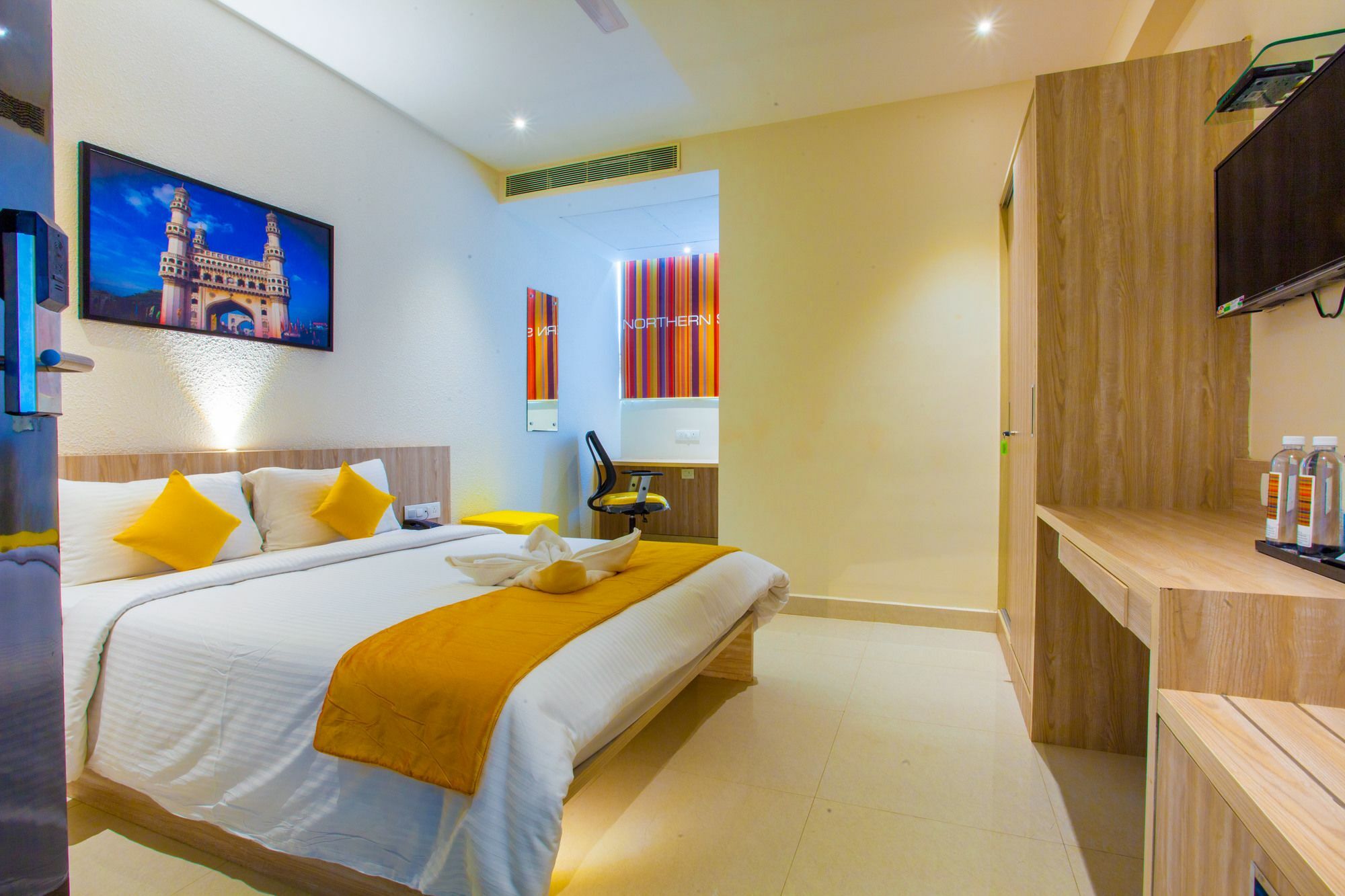 Hotel Northern Suites-ii @ C Block 3*