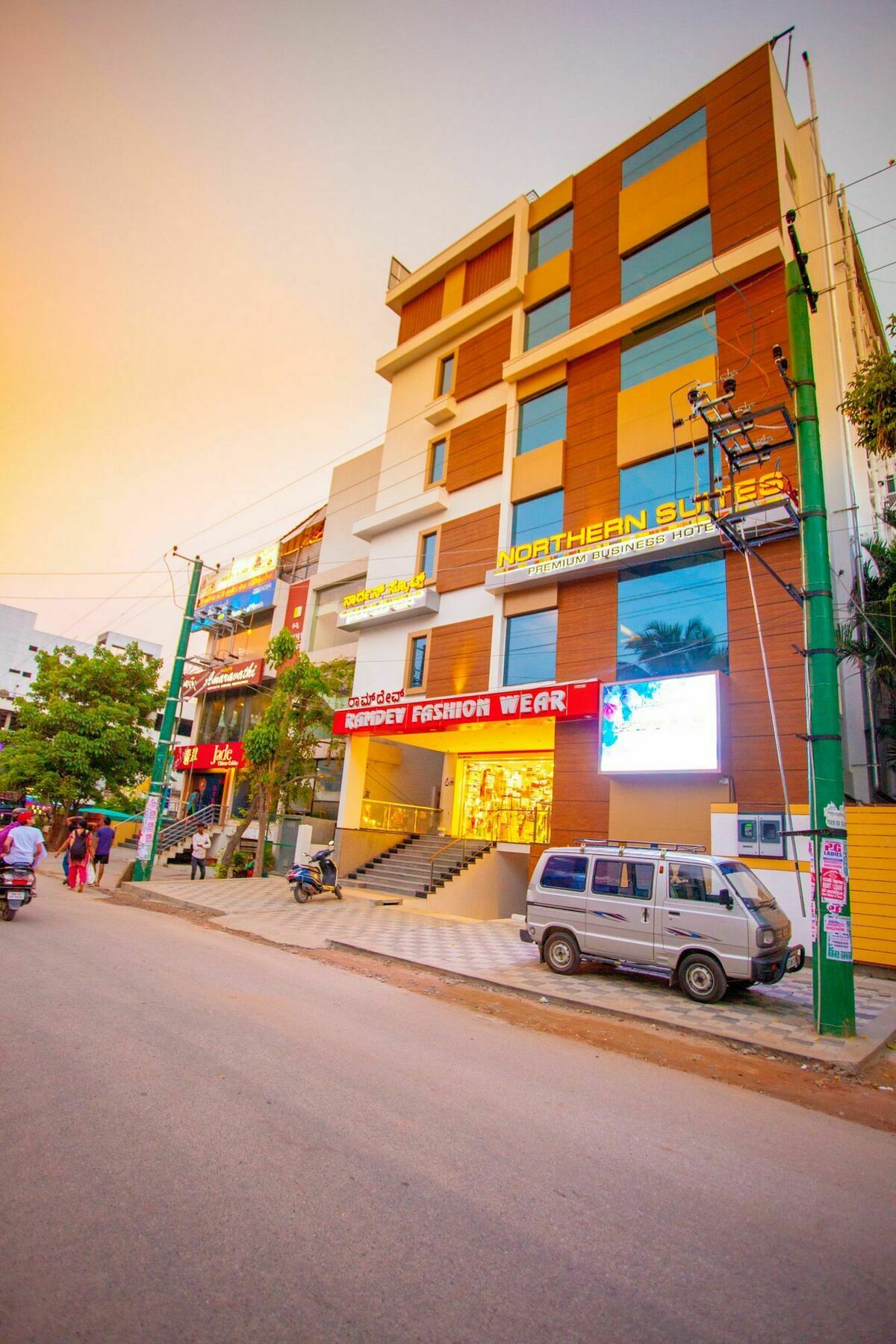 Northern Suites-ii @ C Block Hotel 3*