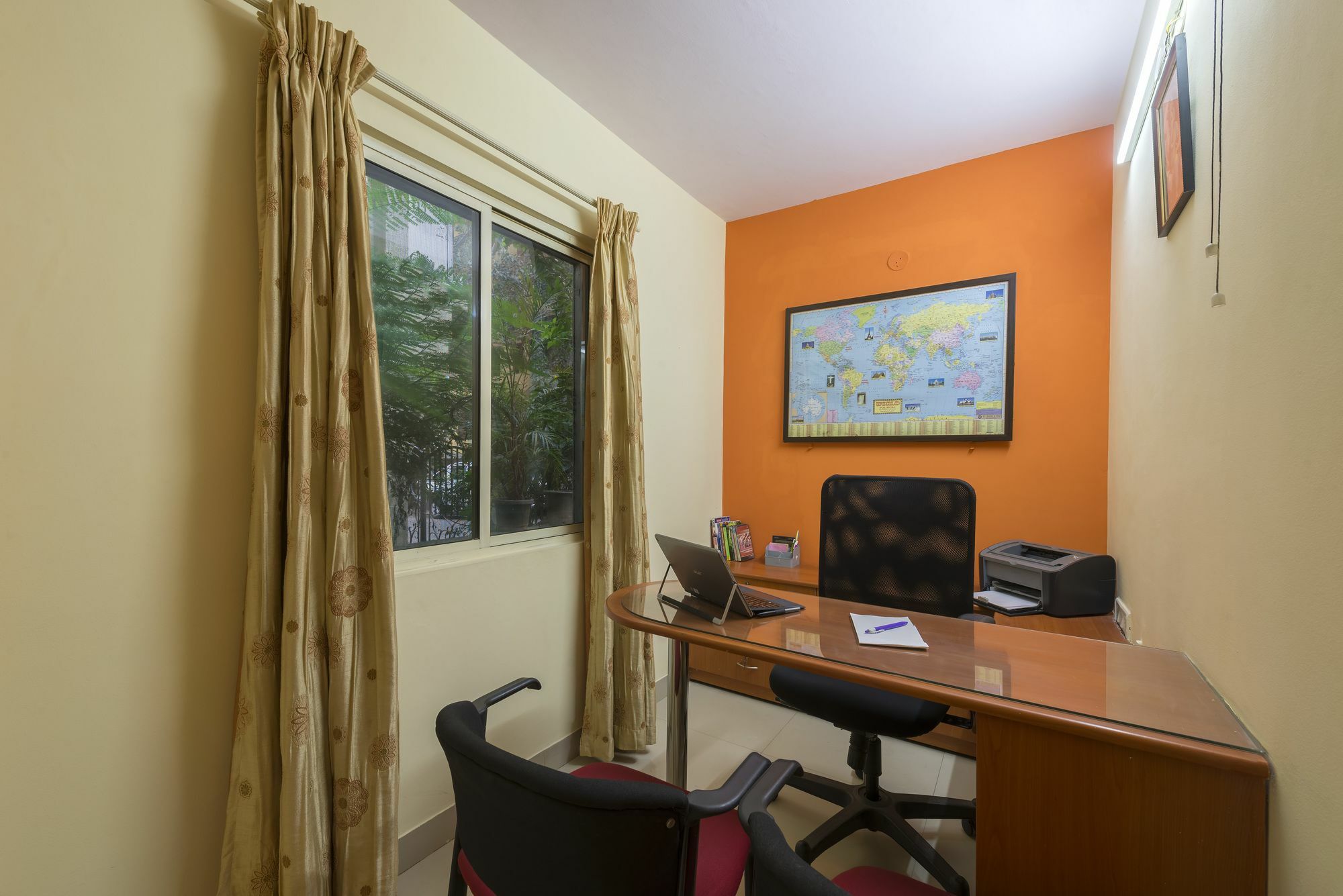 Raj Comforts -golf View Hotel