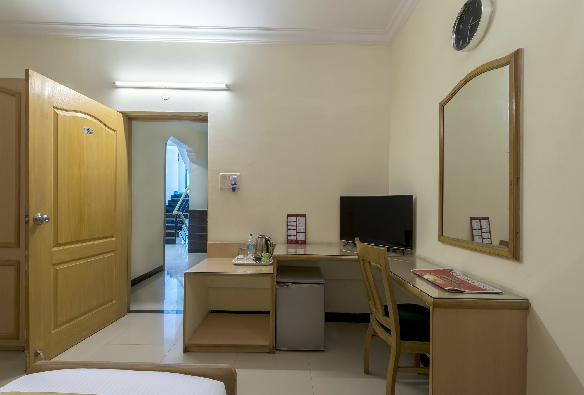 Raj Comforts -golf View Hotel