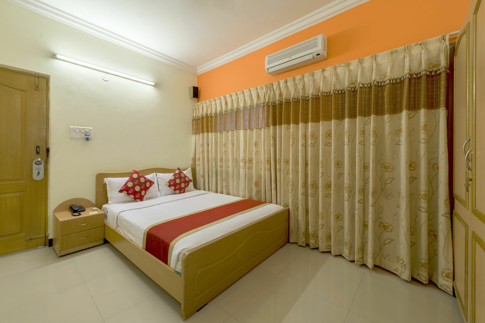 Raj Comforts -golf View 3* Bangalore