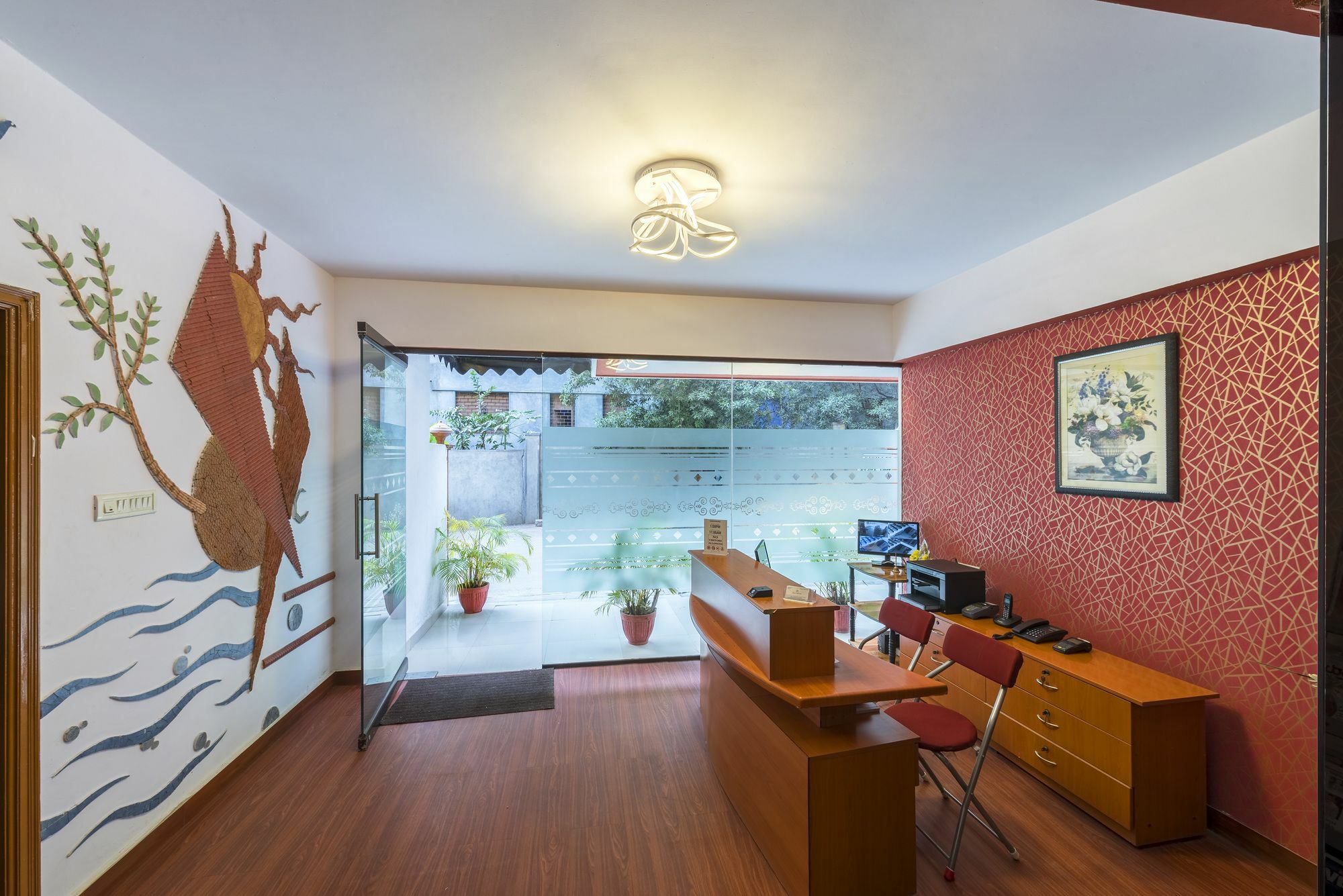Hotel Raj Comforts -golf View