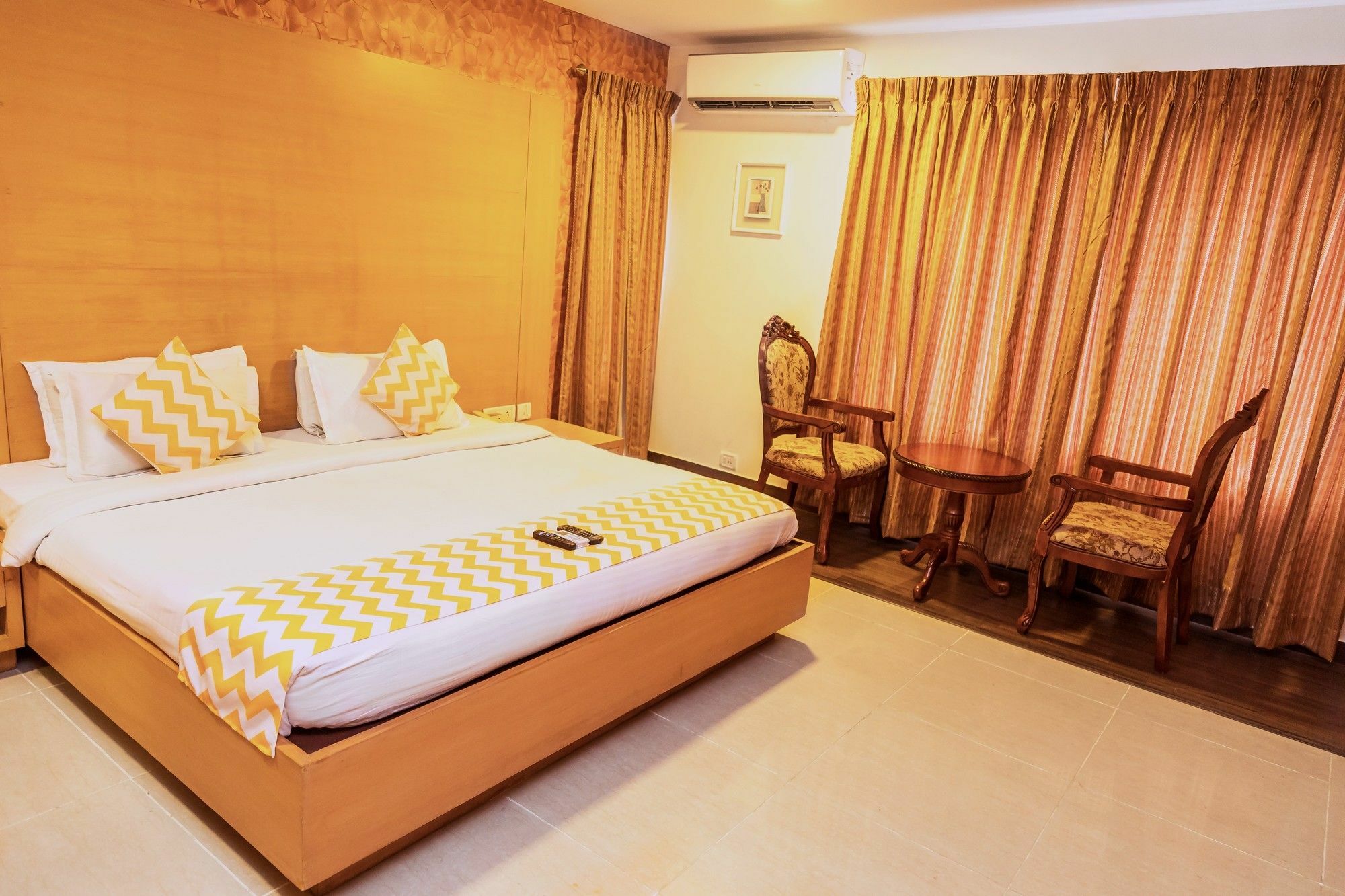 Fabhotel Oriental Hotel