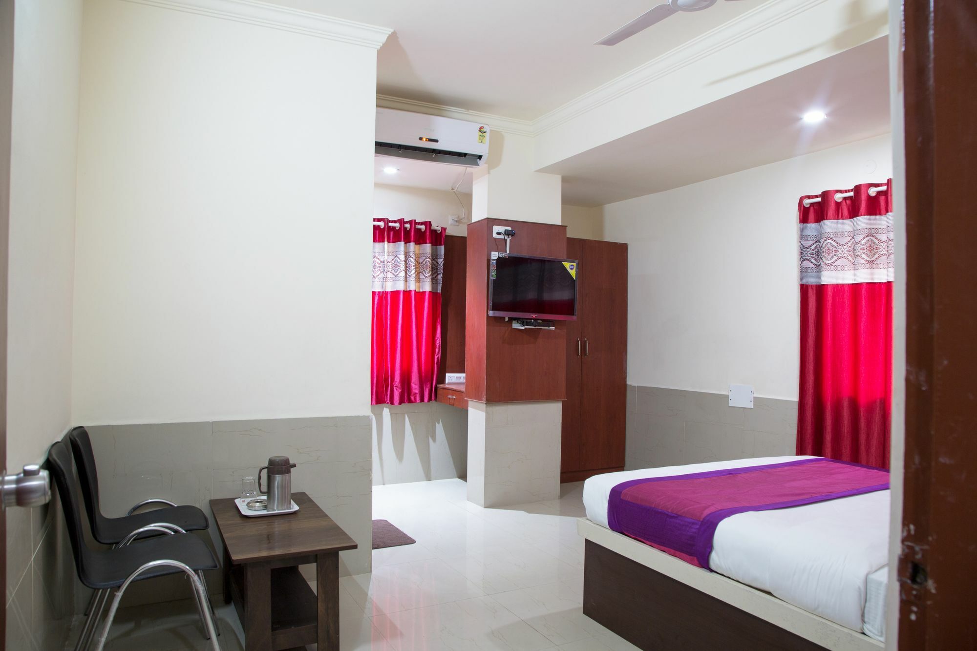 Hotel Fabexpress Grand Krishna Deluxe