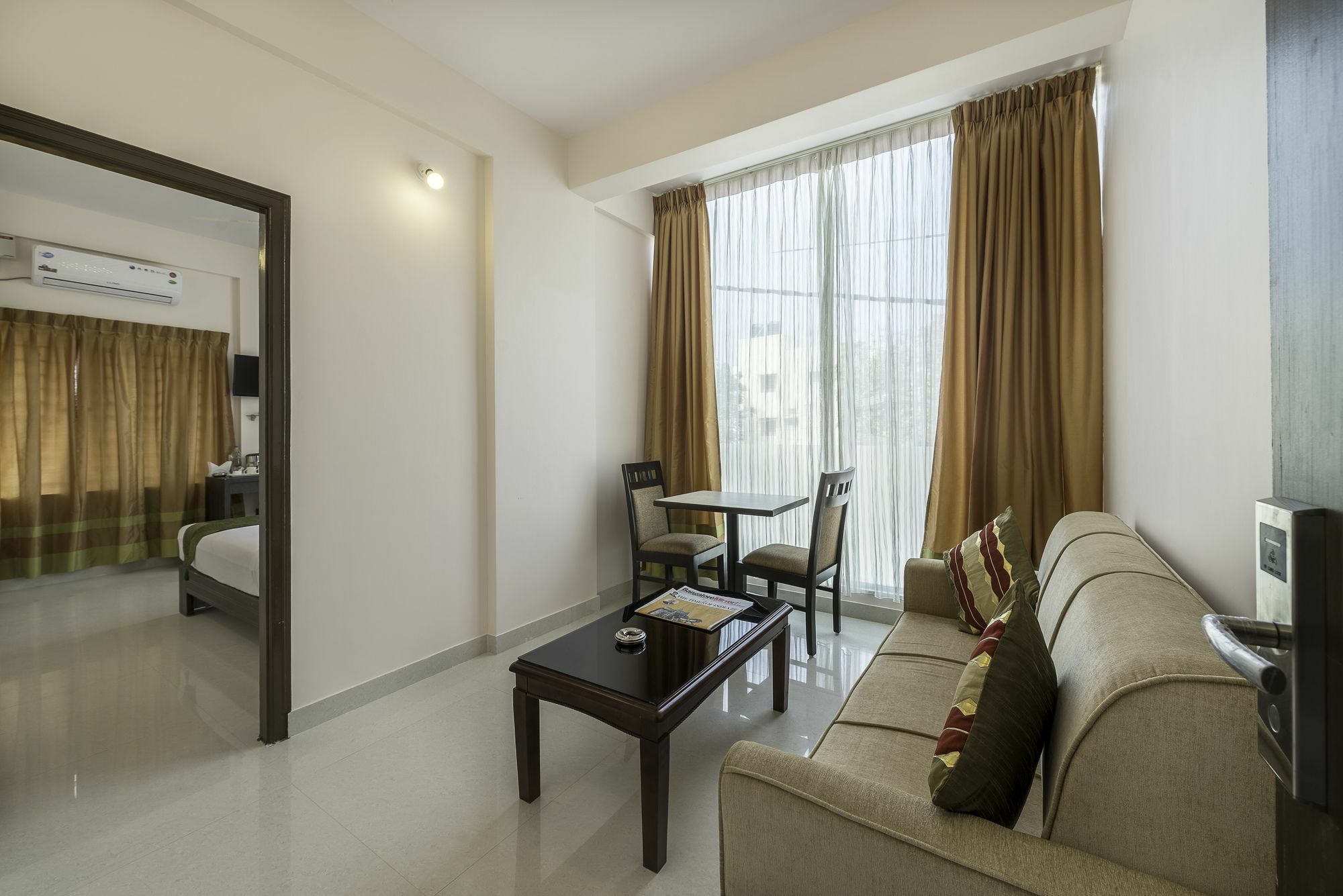 Premium Hoppers Stop 3* Bangalore