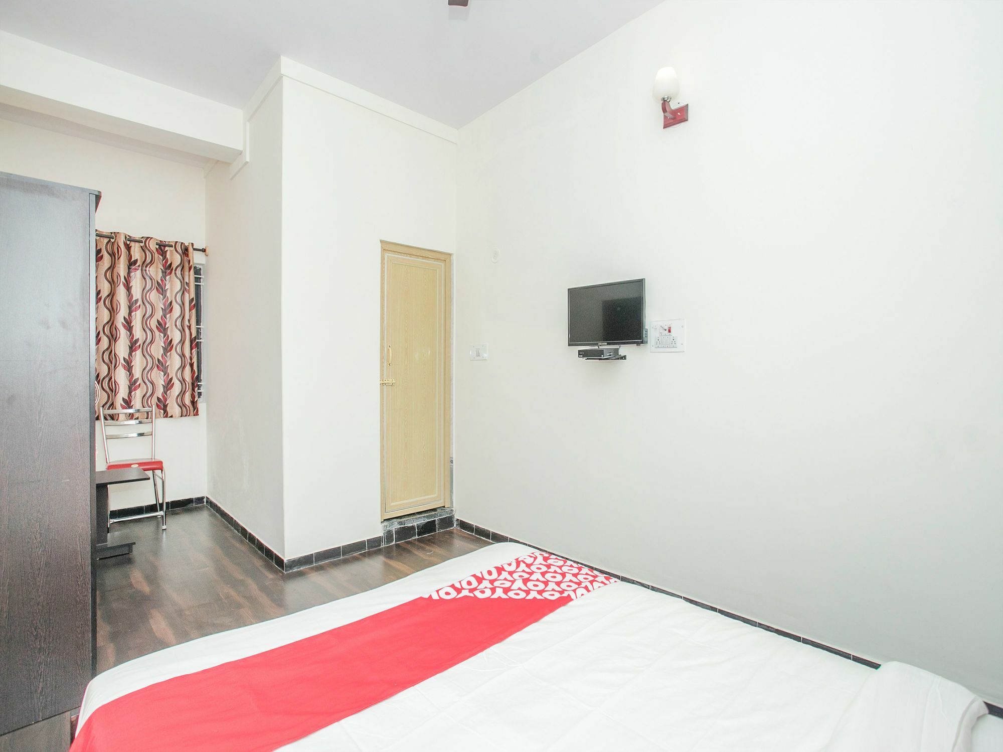 Oyo 14430 Sunshine Grand Bangalore