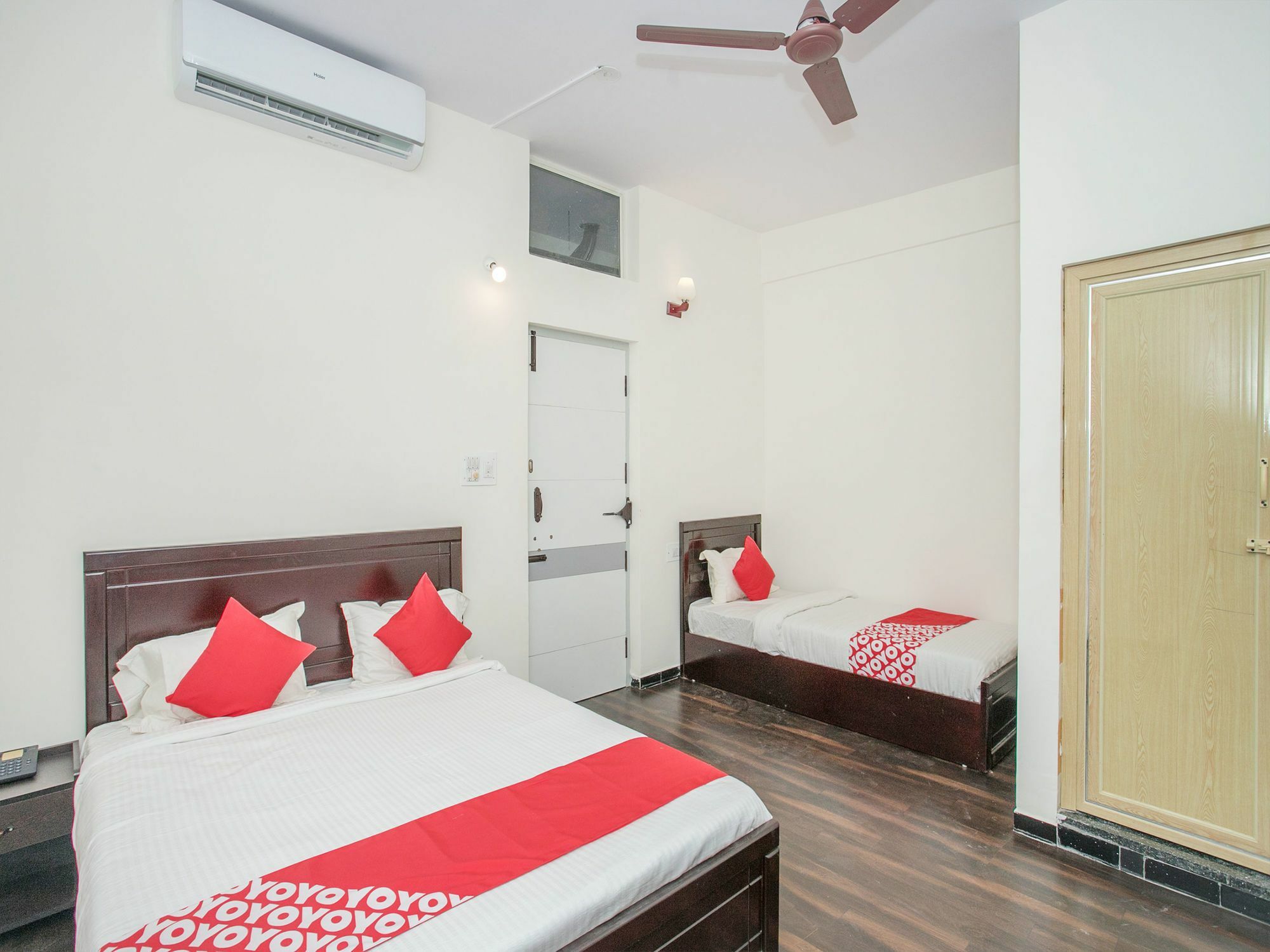 Oyo 14430 Sunshine Grand Hotel 3*