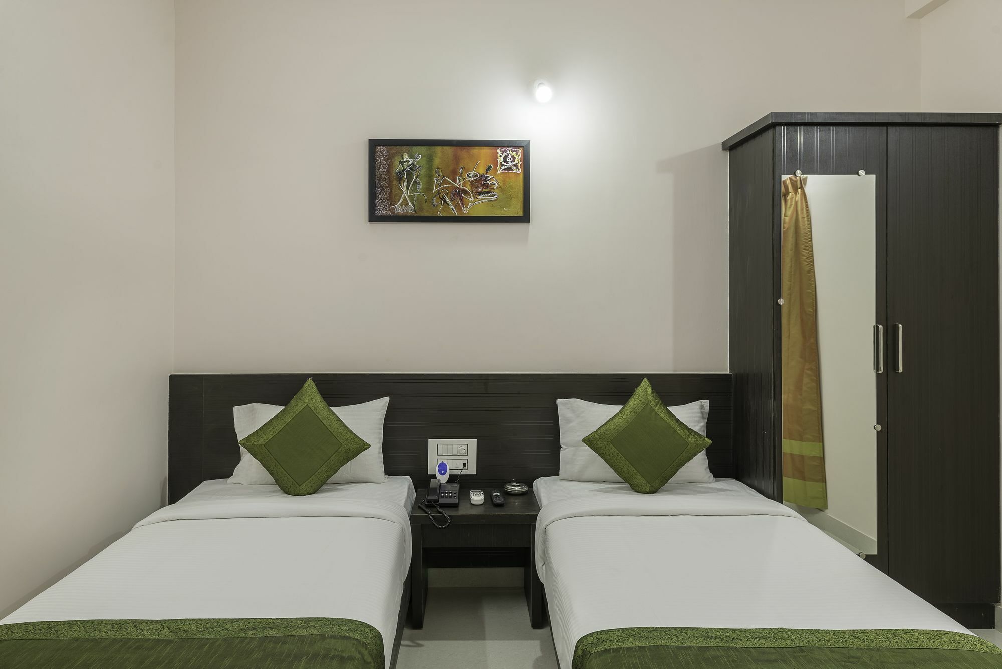 Premium Hoppers Stop 3* Bangalore