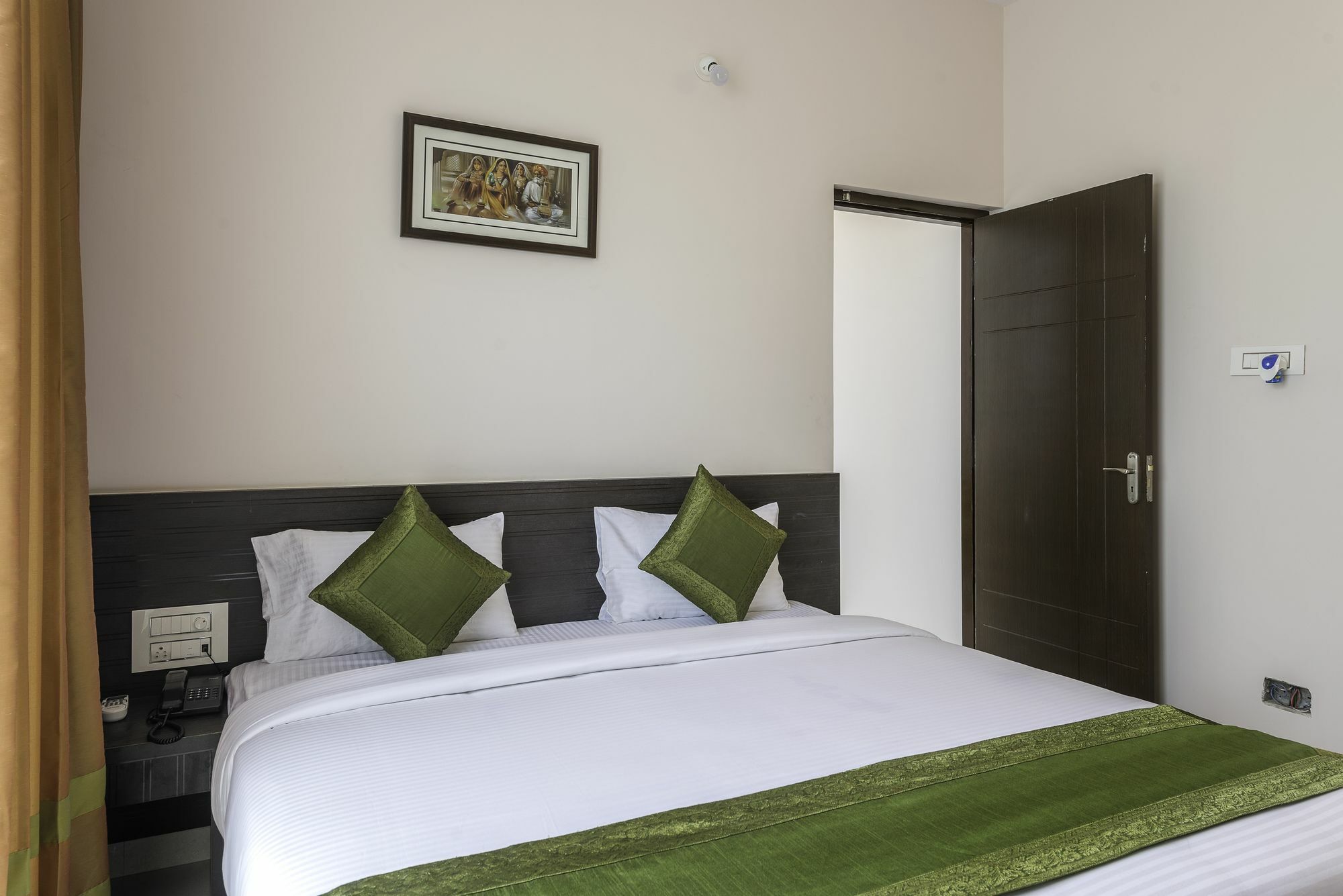 Hotel Premium Hoppers Stop Bangalore