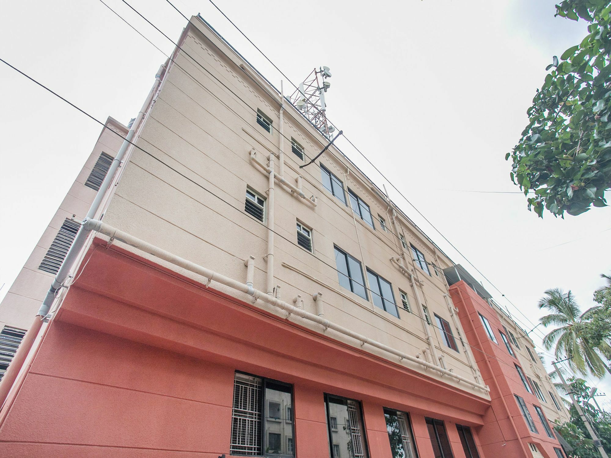 Oyo 14430 Sunshine Grand Hotel