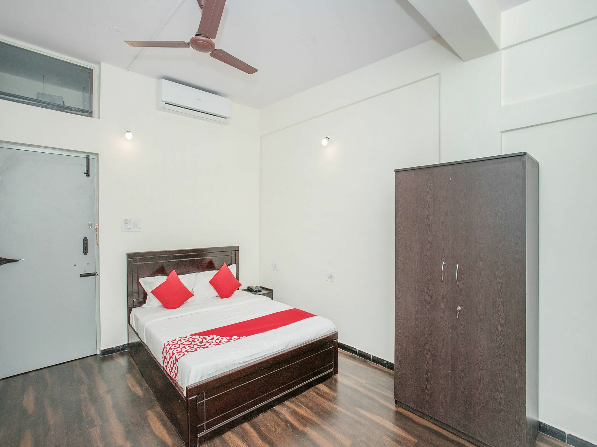 Oyo 14430 Sunshine Grand Hotel Bangalore