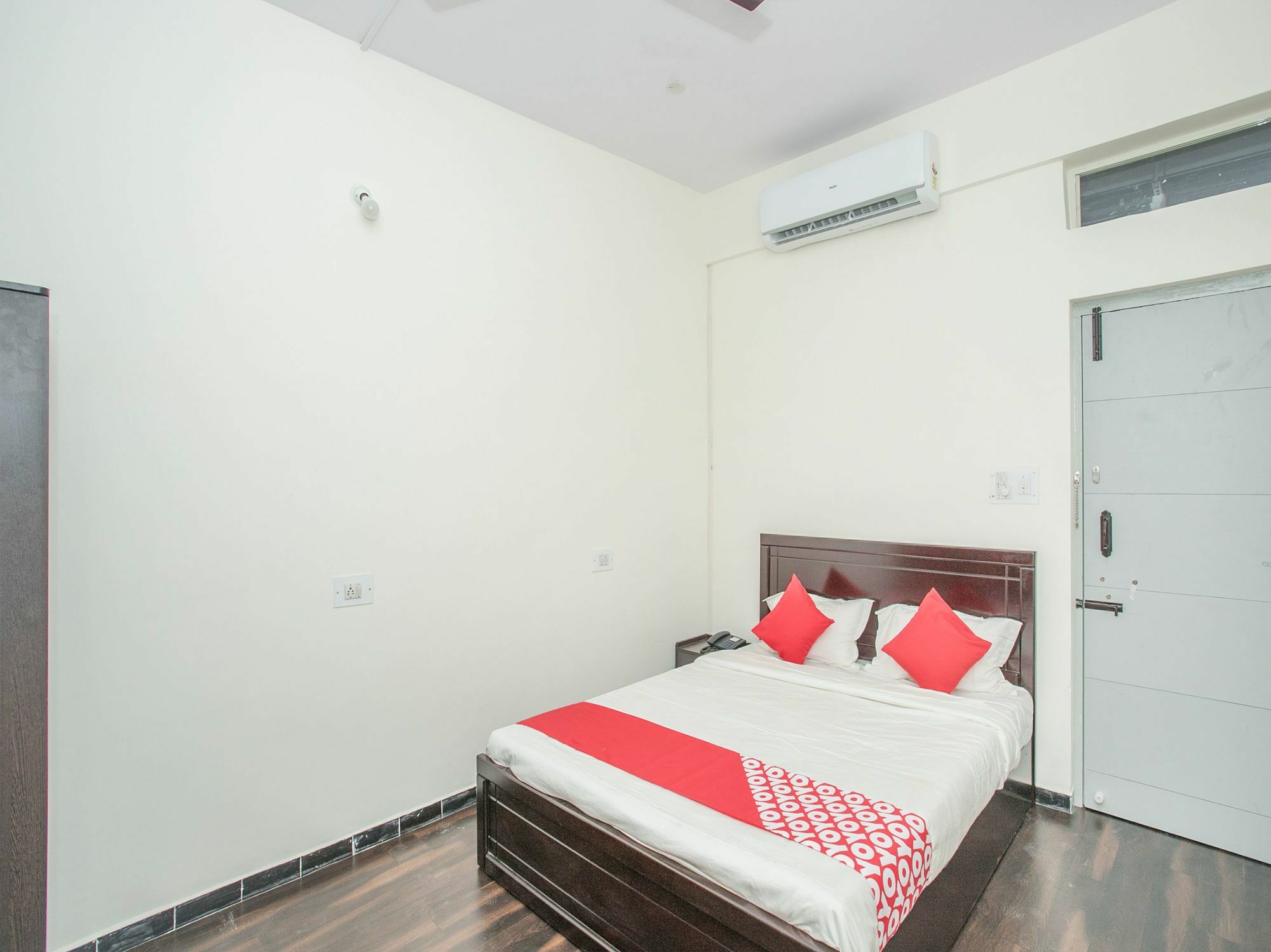 Oyo 14430 Sunshine Grand Hotel 3*
