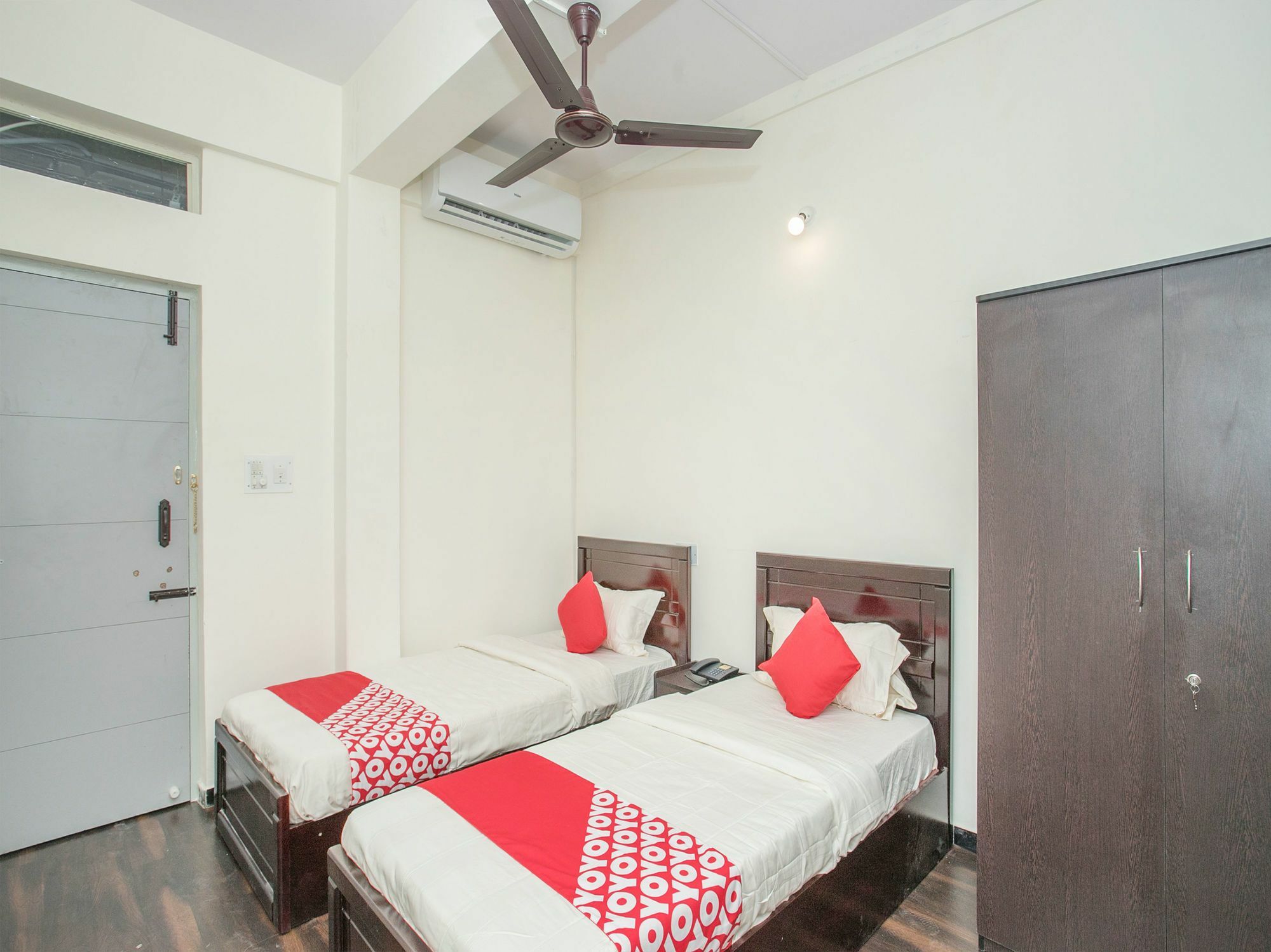 Oyo 14430 Sunshine Grand 3* Bangalore